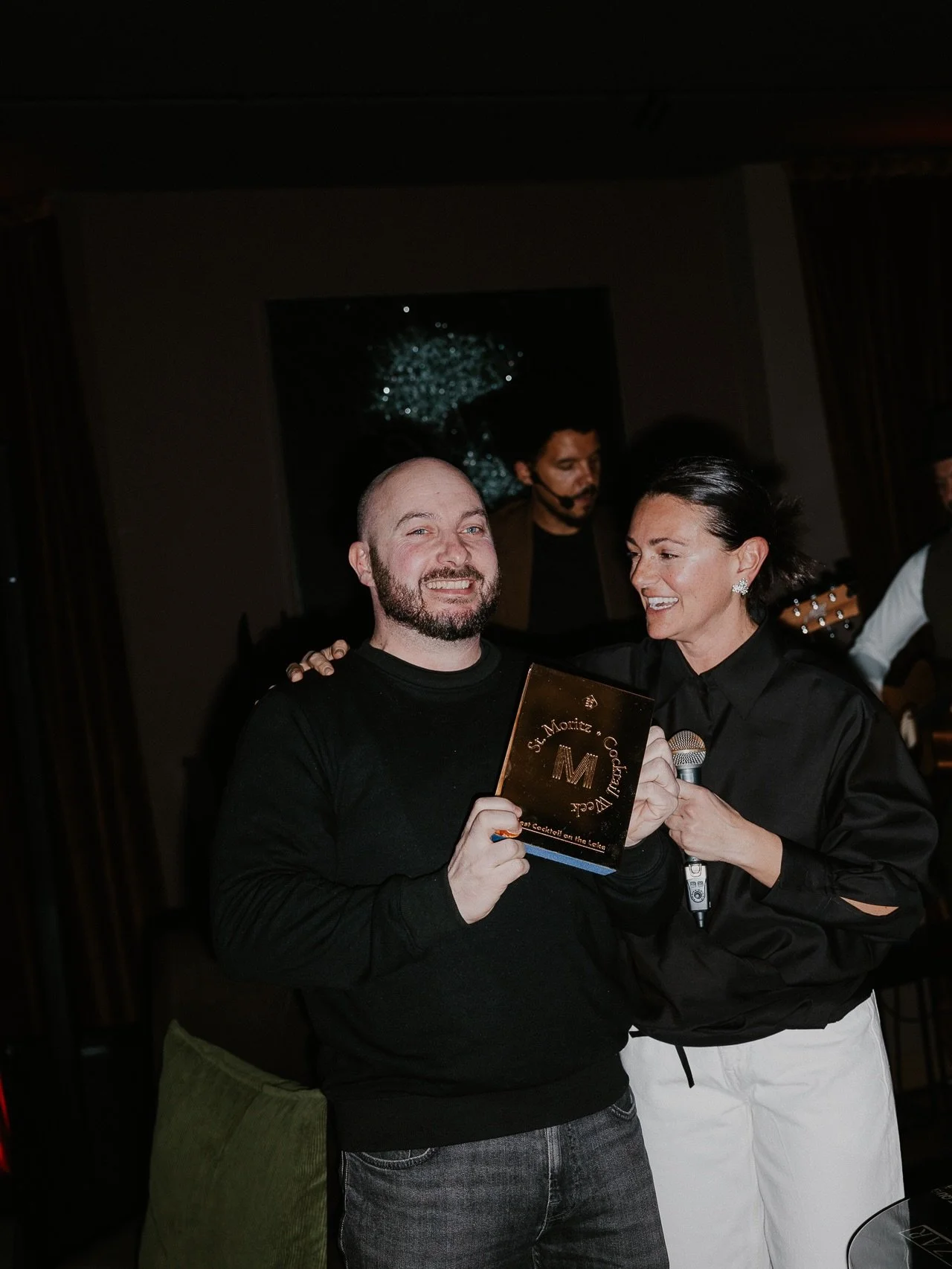 A night of great cocktails and big moments at @balthazarstmoritz . Congrats to @mircogiumelli from @no5_thebar @gracestmoritz , celebrated with @pernodricardswiss and @sanpellegrino_official .

#SMCW26 #StMoritzCocktailWeek #stmoritz