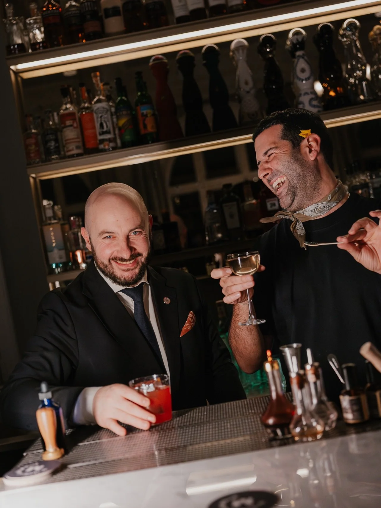 When there&rsquo;s pure fun behind the counter, you can bet there&rsquo;s only the best in your glass.
@no5_thebar @gracestmoritz with @mircogiumelli , joined by @arminazadpour @lupo.bar and @gefelmir @botanicum_bar powered by @tanqueray.noten and Jo
