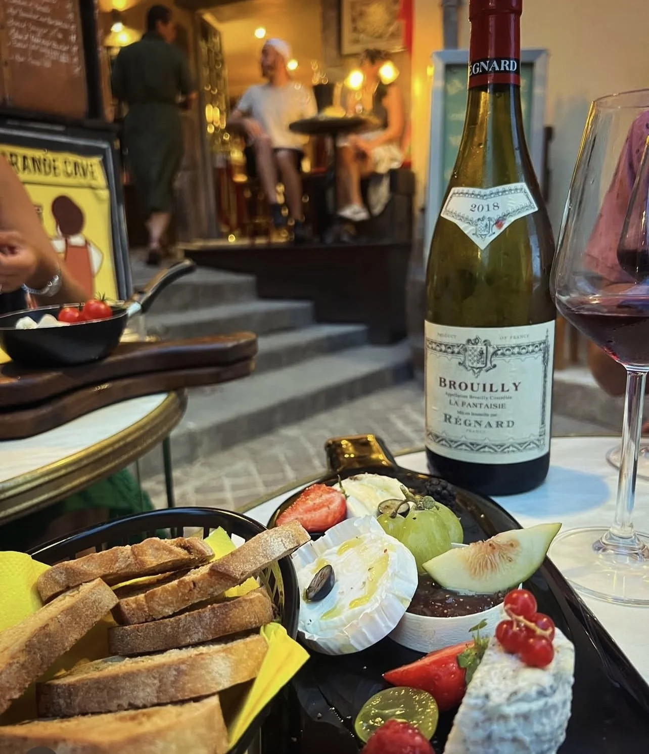 WINE TASTING IN VILLEFRANCHE-SUR-MER FRENCH STYLE!