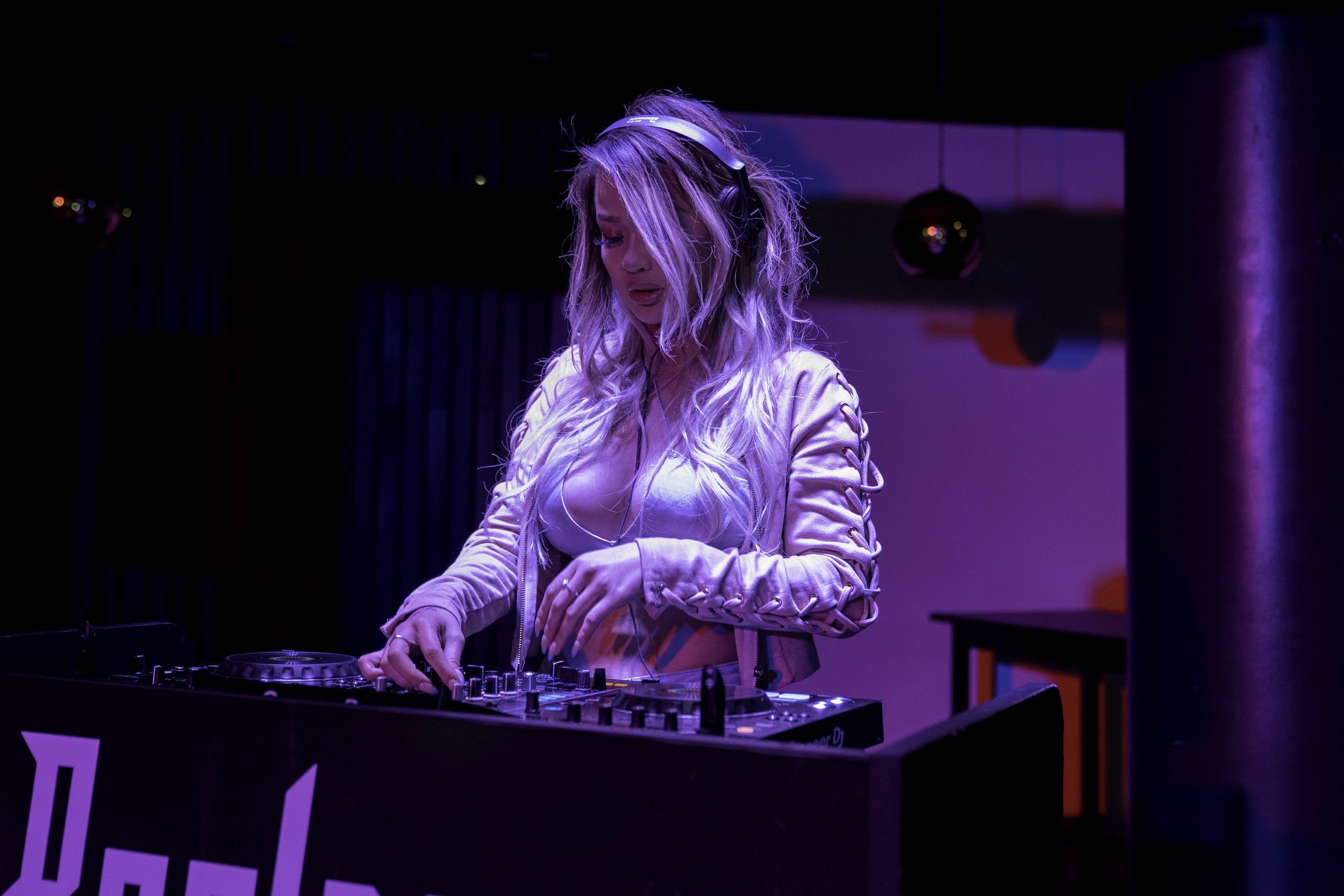 night club DJ