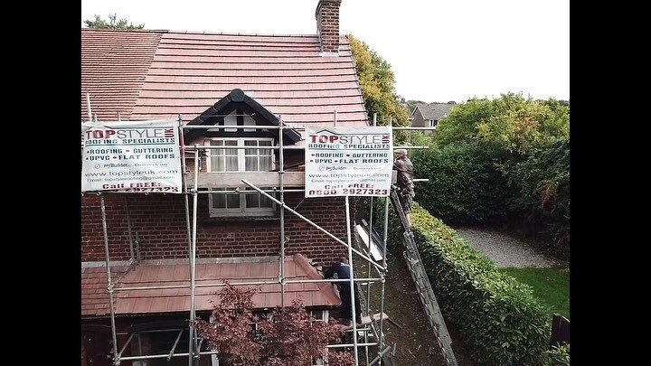 New Roof and roof line completed in Knutsford Manchester Road. Free quotes available 🤝🤝