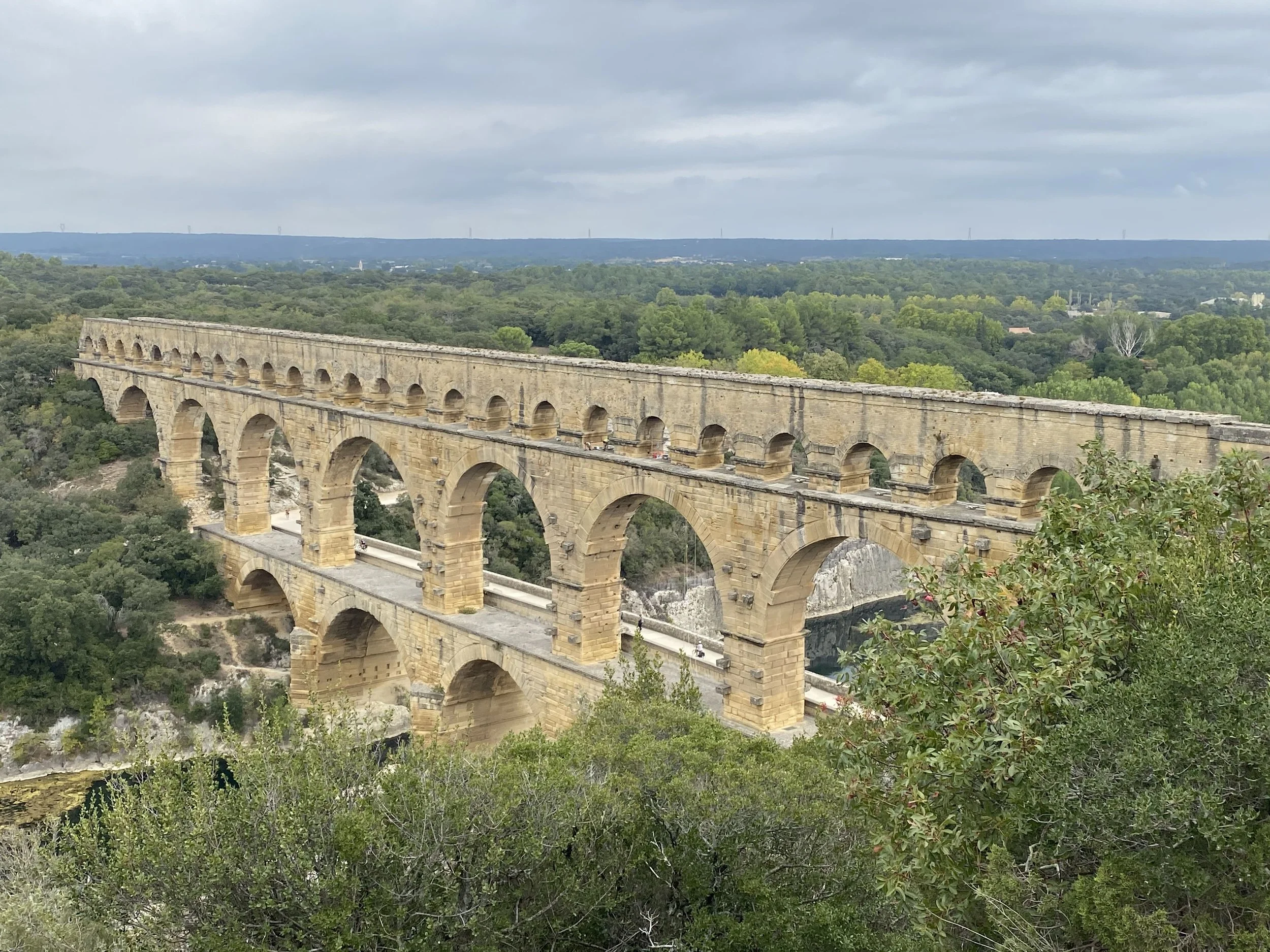 le-pont-du-gard-aqueduc-art-gift-shop-planetbpop00003-min.JPG