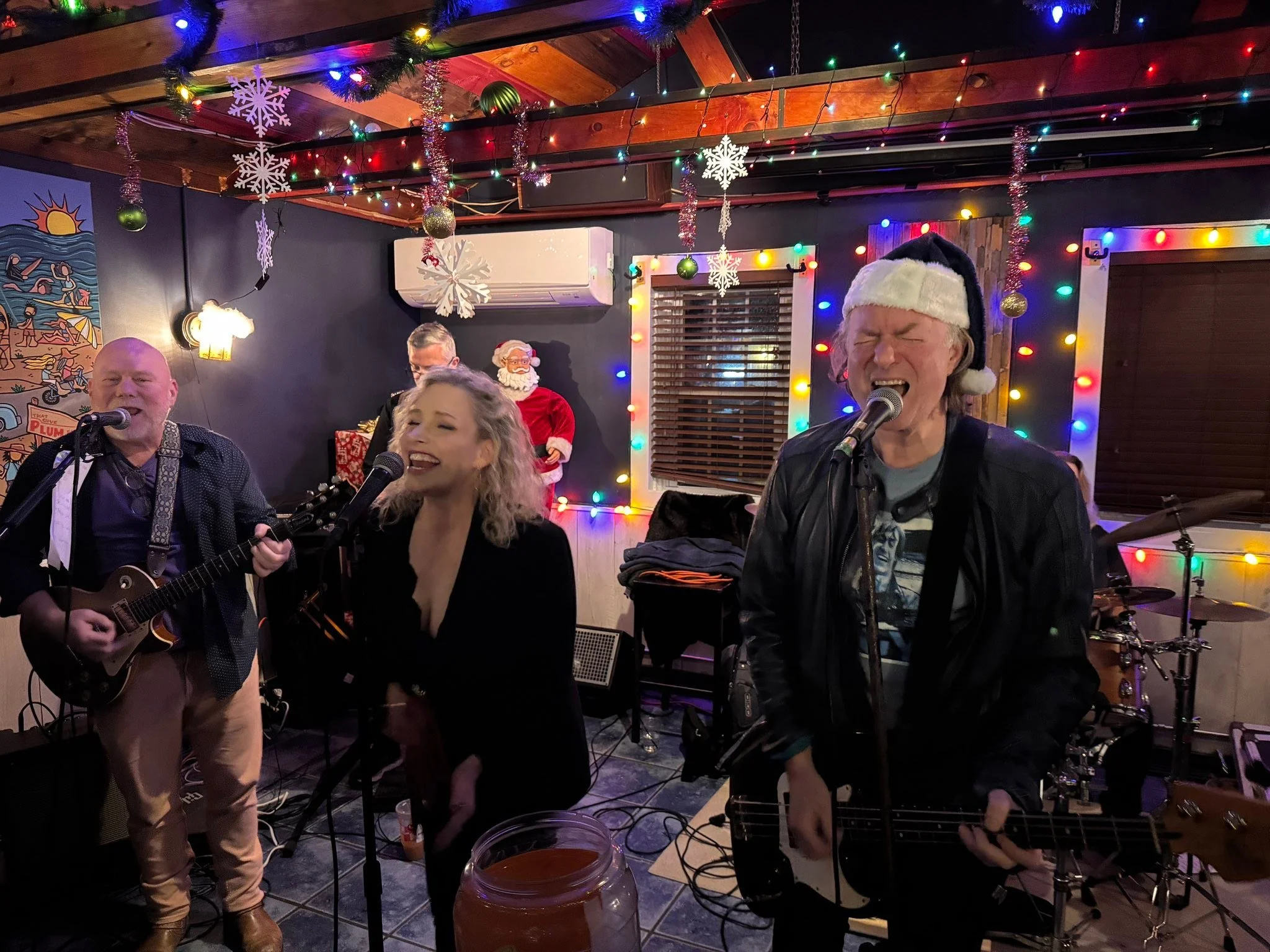 With Andrew Smith ❤️ So much fun hanging with our friends from The Rolling Who at Rip Tides for the holiday music fest! Can you believe these guys played at our wedding 22 years ago? Still going strong and rocking the house 🌟