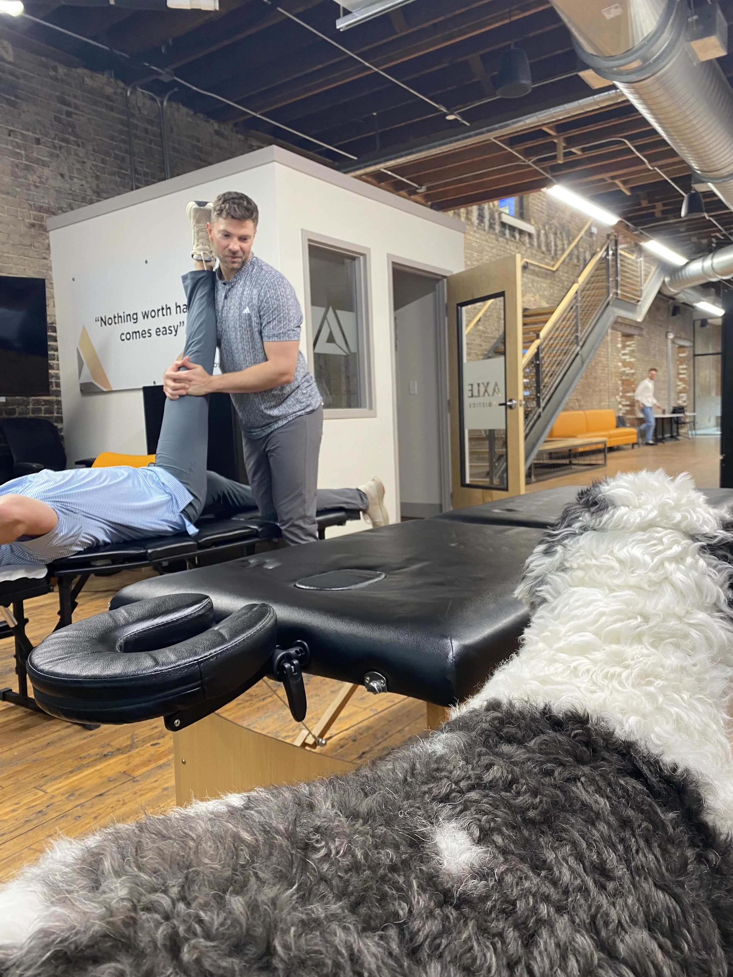 logistics culture, unique employee benefits, retain talent, employee productivity, workstation ergonomics