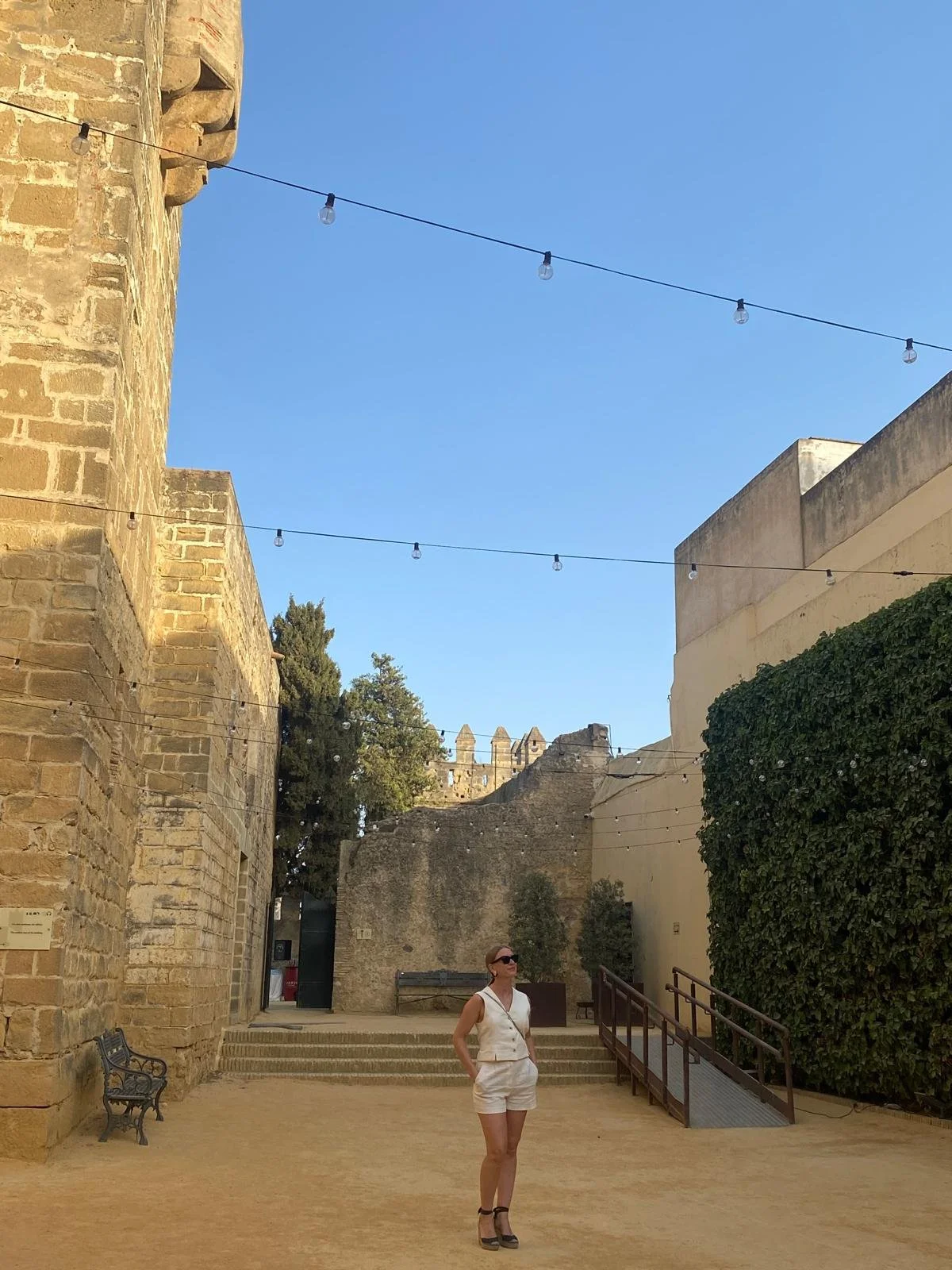 Nina Hoff - The Love Triangle Method (1).jpeg