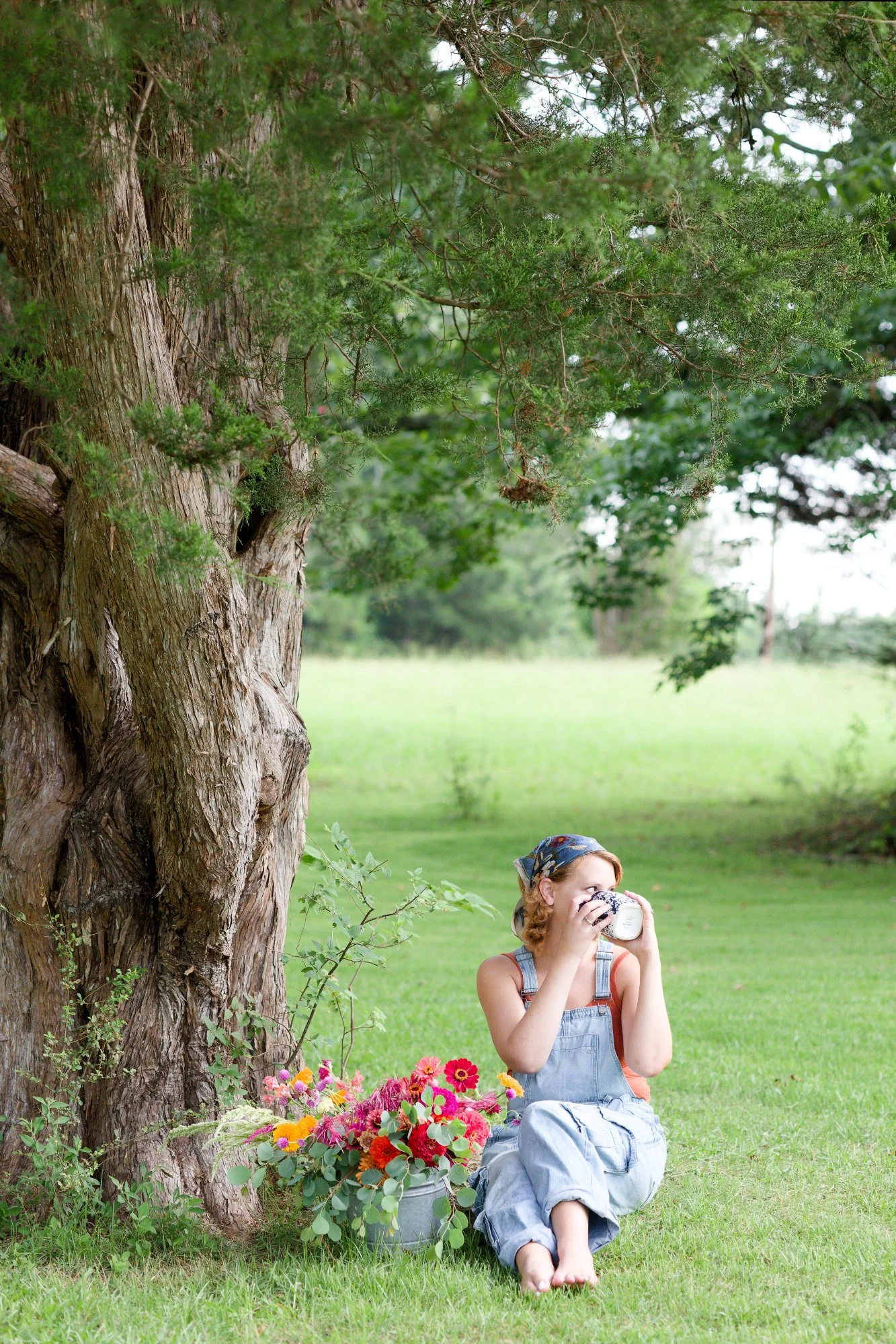 flower farm, portrait, flower portrait, lifestyle photography, senior session, brand session, family session