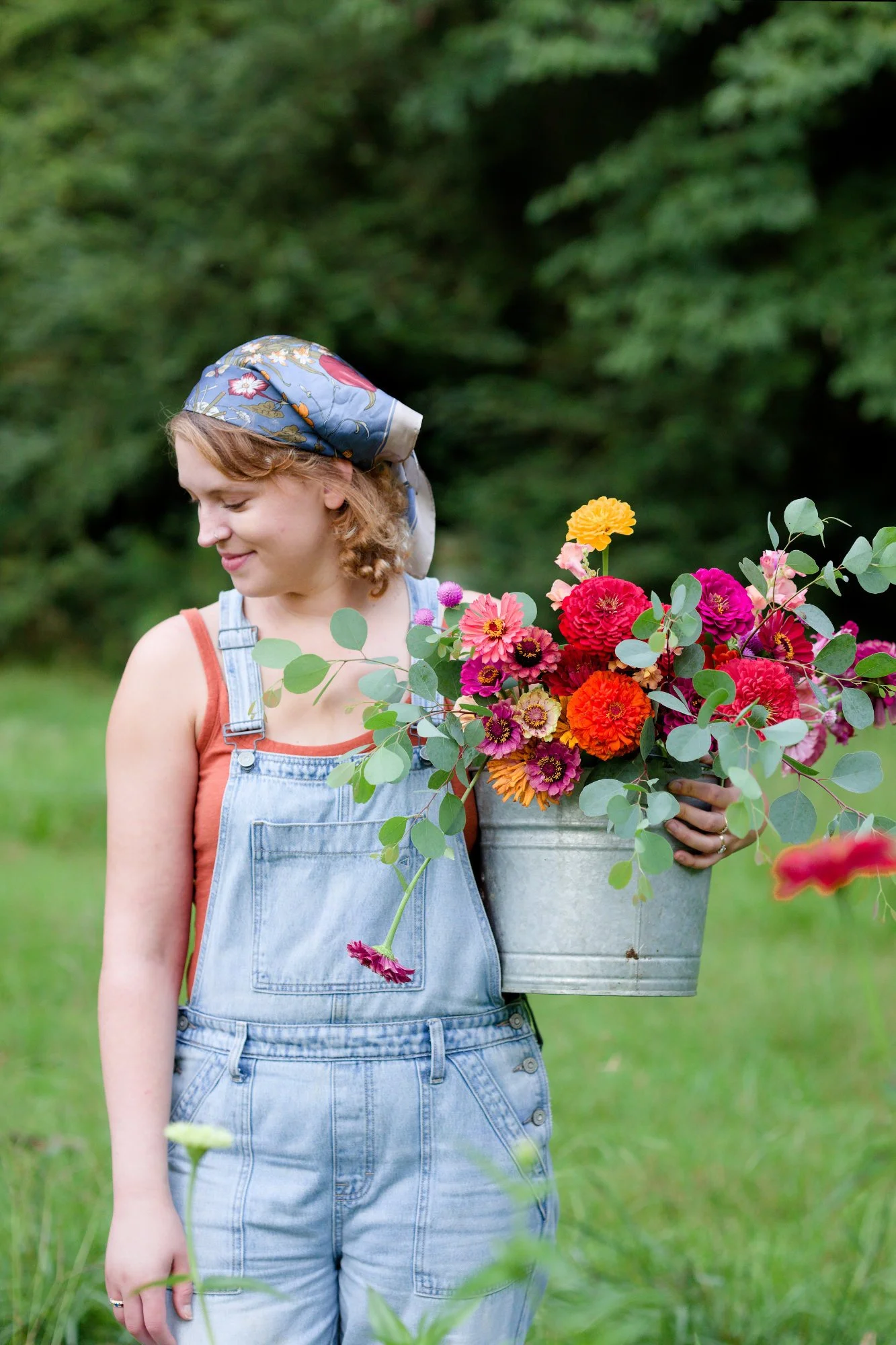 flower farm, portrait, flower portrait, lifestyle photography, senior session, brand session, family session