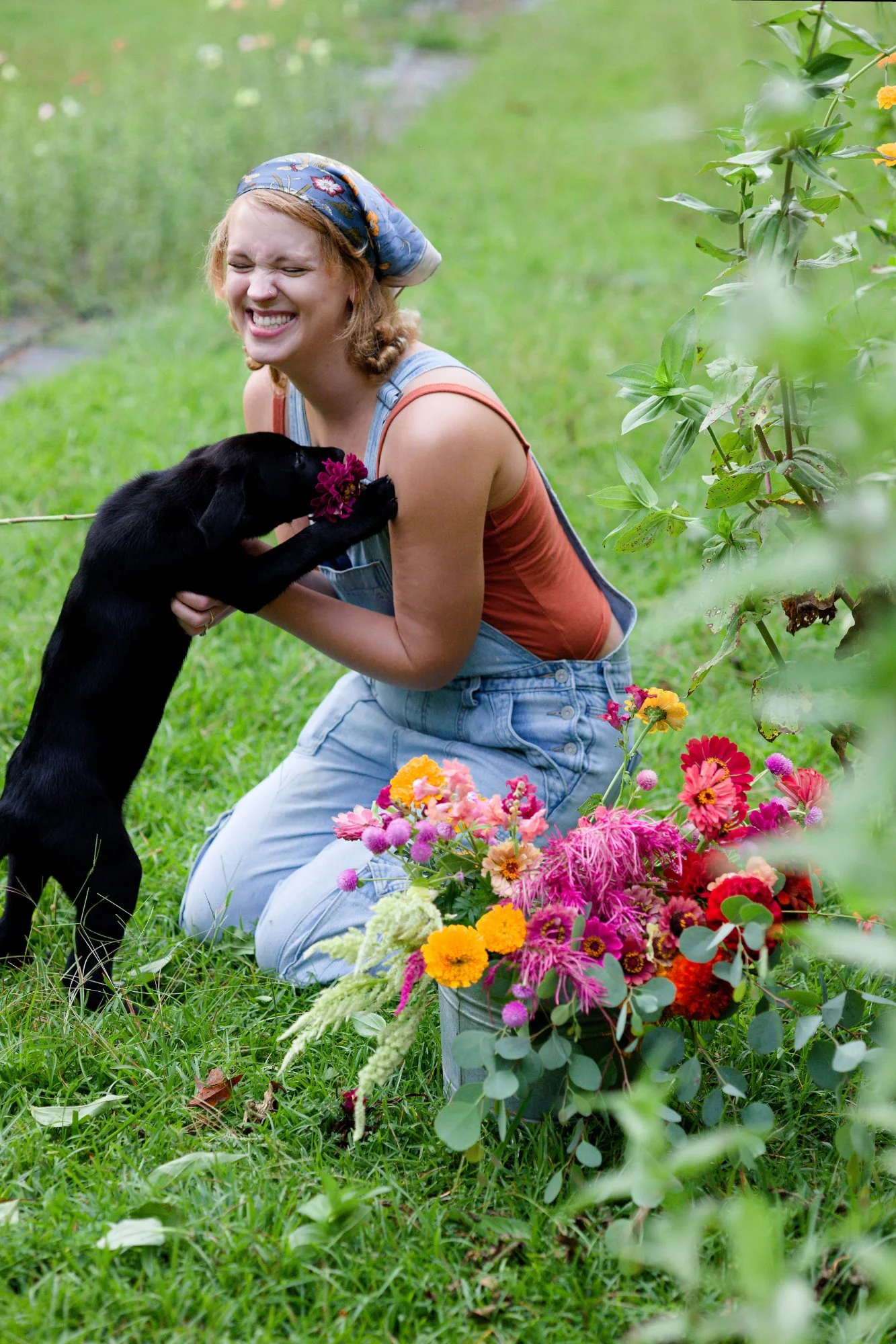 flower farm, portrait, flower portrait, lifestyle photography, senior session, brand session, family session
