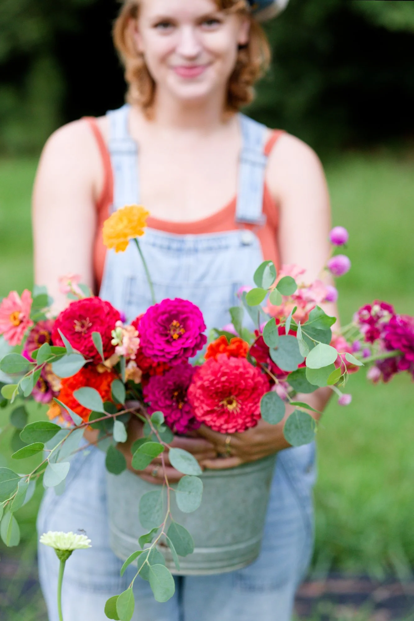 flower farm, portrait, flower portrait, lifestyle photography, senior session, brand session, family session