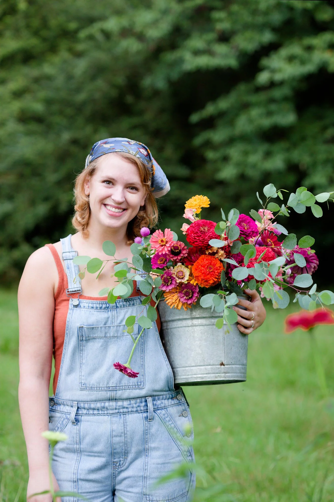 flower farm, portrait, flower portrait, lifestyle photography, senior session, brand session, family session