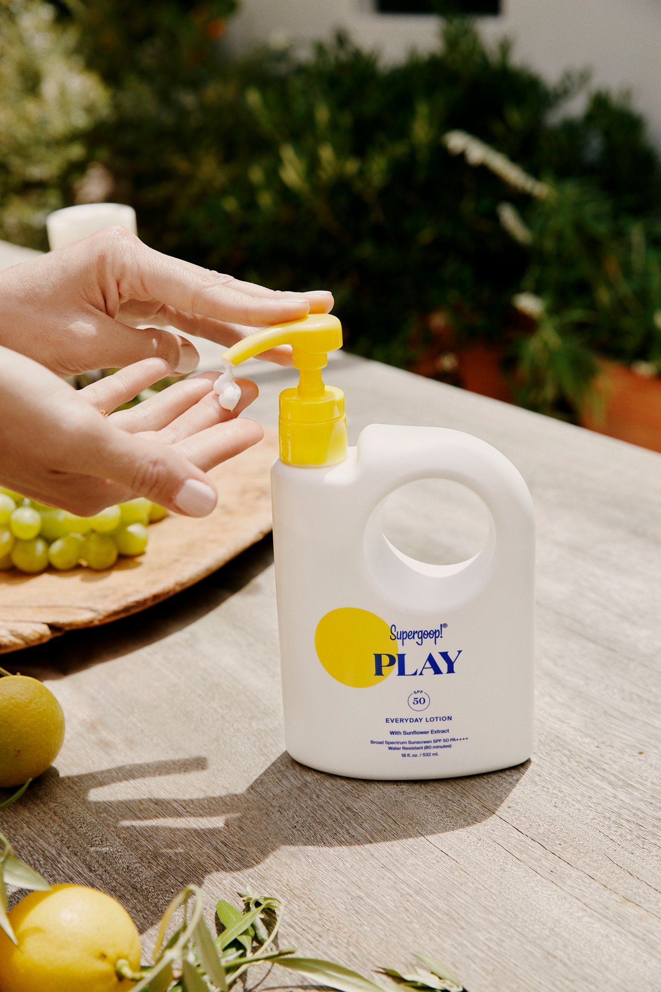 supergoop-summer-2022-jul-aug-play-pump-application.jpg