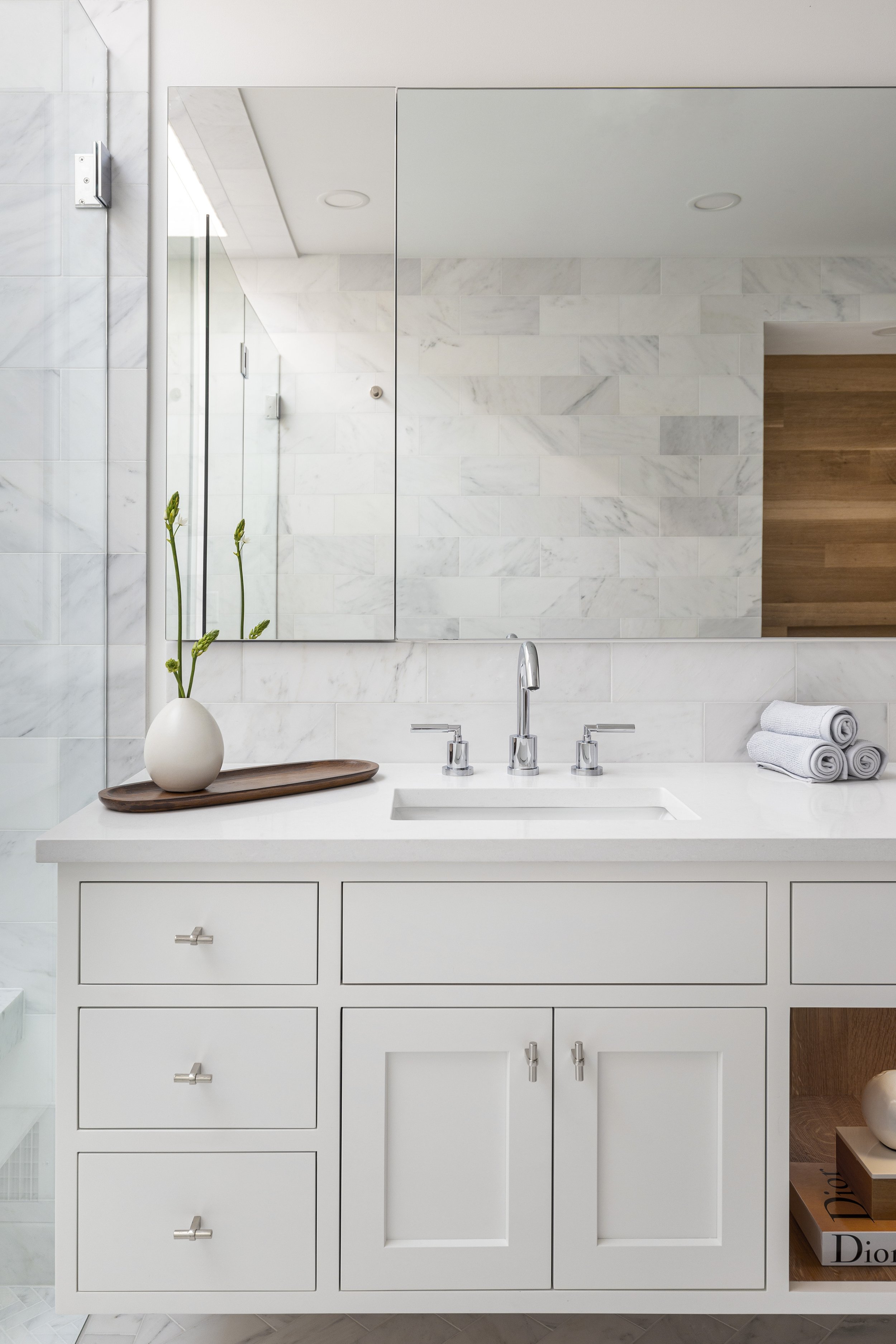 04-img-Vanity-Marble-Wood-Bathroom-Design.jpg