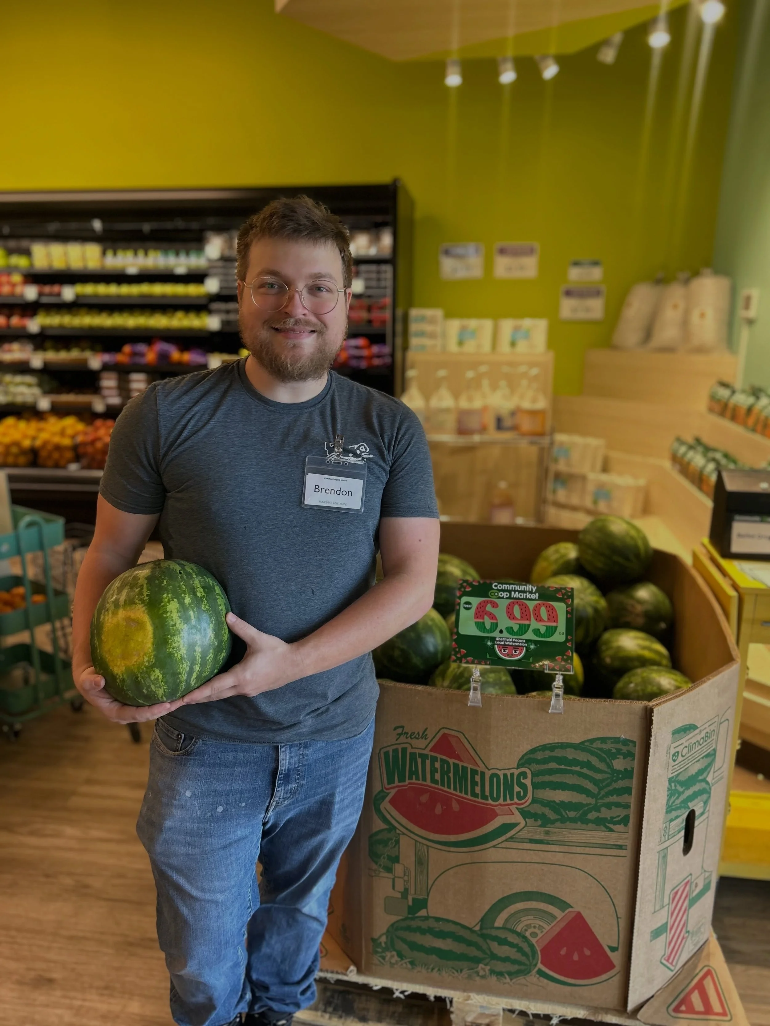 Sunshine, sweetness, and watermelon season are officially here 🍉☀️

We just got in gorgeous seedless watermelons, including locally grown beauties from Sheffield Pecans and organic mini seedless watermelons that are looking extra juicy right now. Th