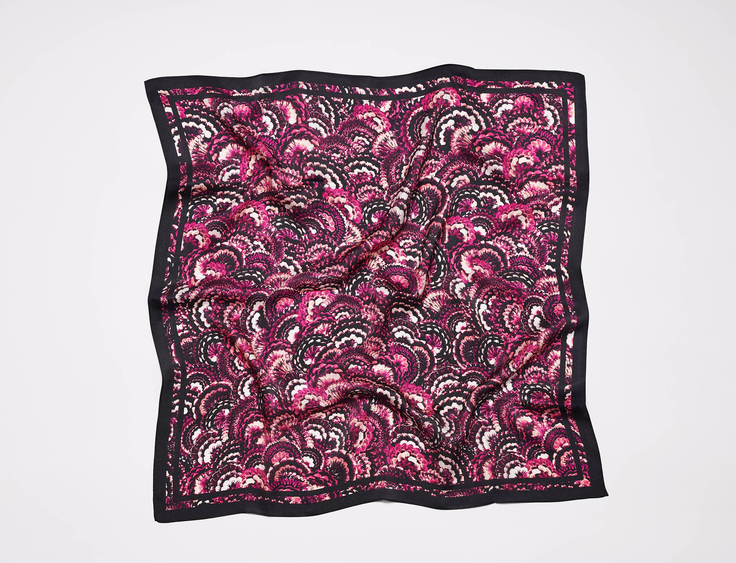 Luxor_Hand_Painted_Feathers_008_LOWRES.jpg