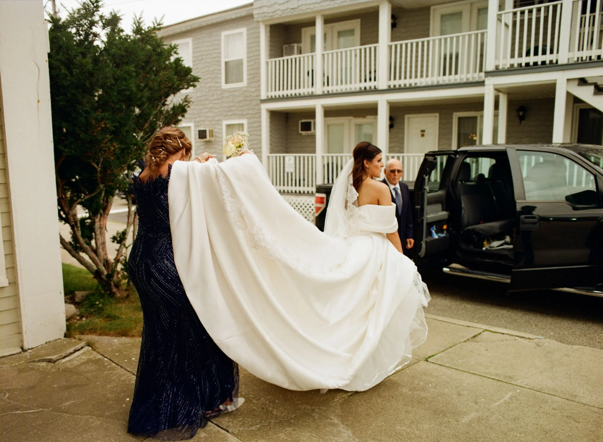 Old-orchard-maine-wedding-ceremony-mediumformat-film-photography-foxspit-bymariamylena-3.JPG