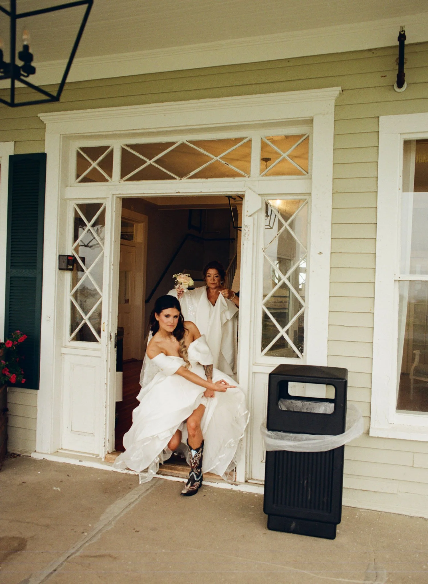 Old-orchard-maine-wedding-ceremony-mediumformat-film-photography-foxspit-bymariamylena-1.JPG