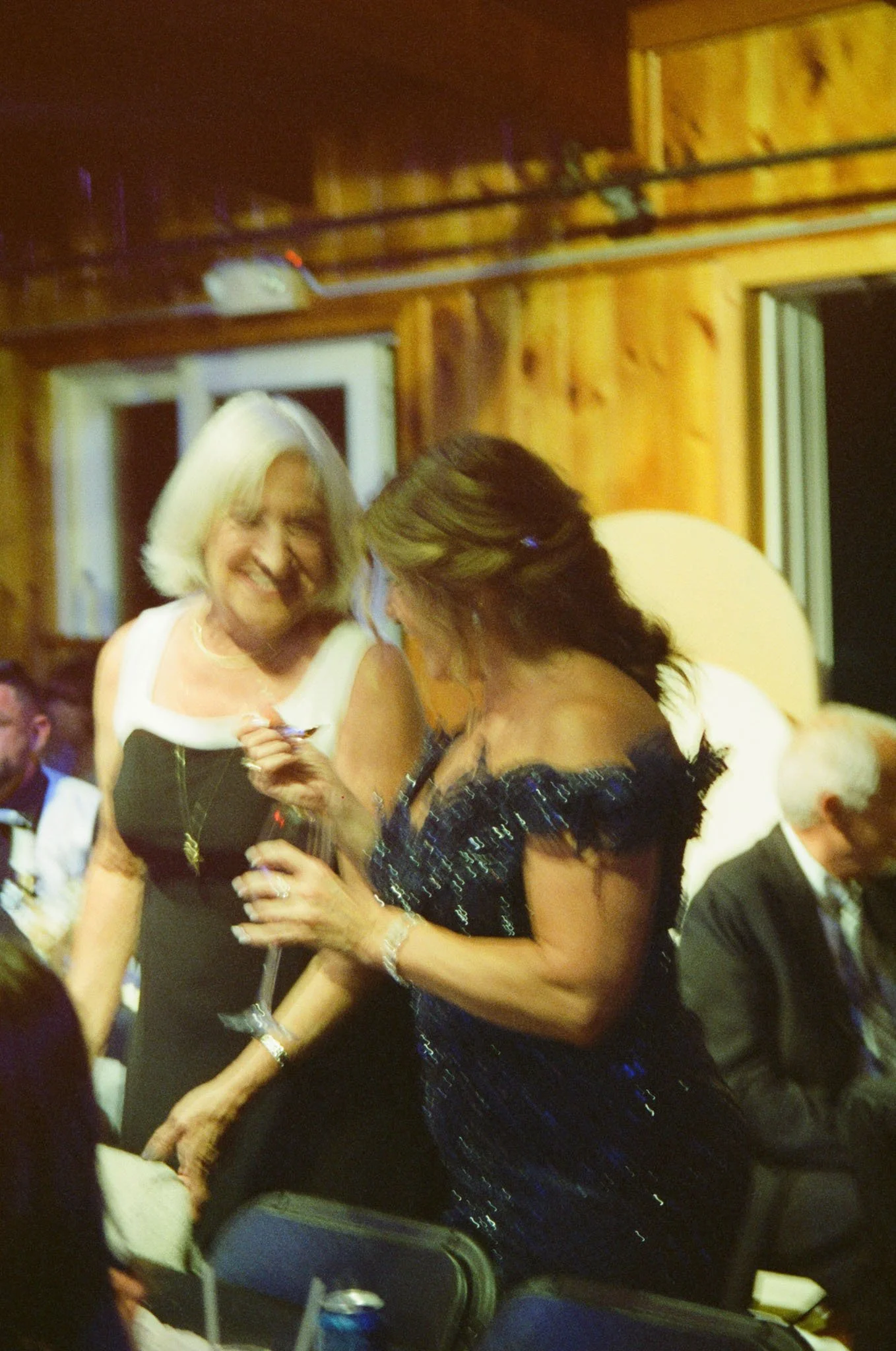 Old-orchard-maine-wedding-ceremony-photography-foxspit-bymariamylena-210.JPG