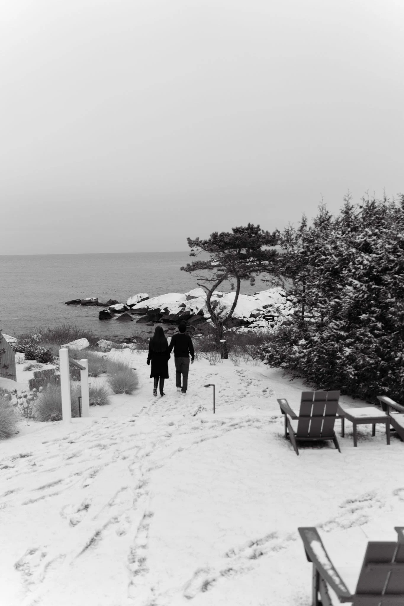 Kittery-maine-suprise-engagement-wedding-proposal-couples-portrait-session-documentary-fine-art-nubble-lighthouse-10.JPG