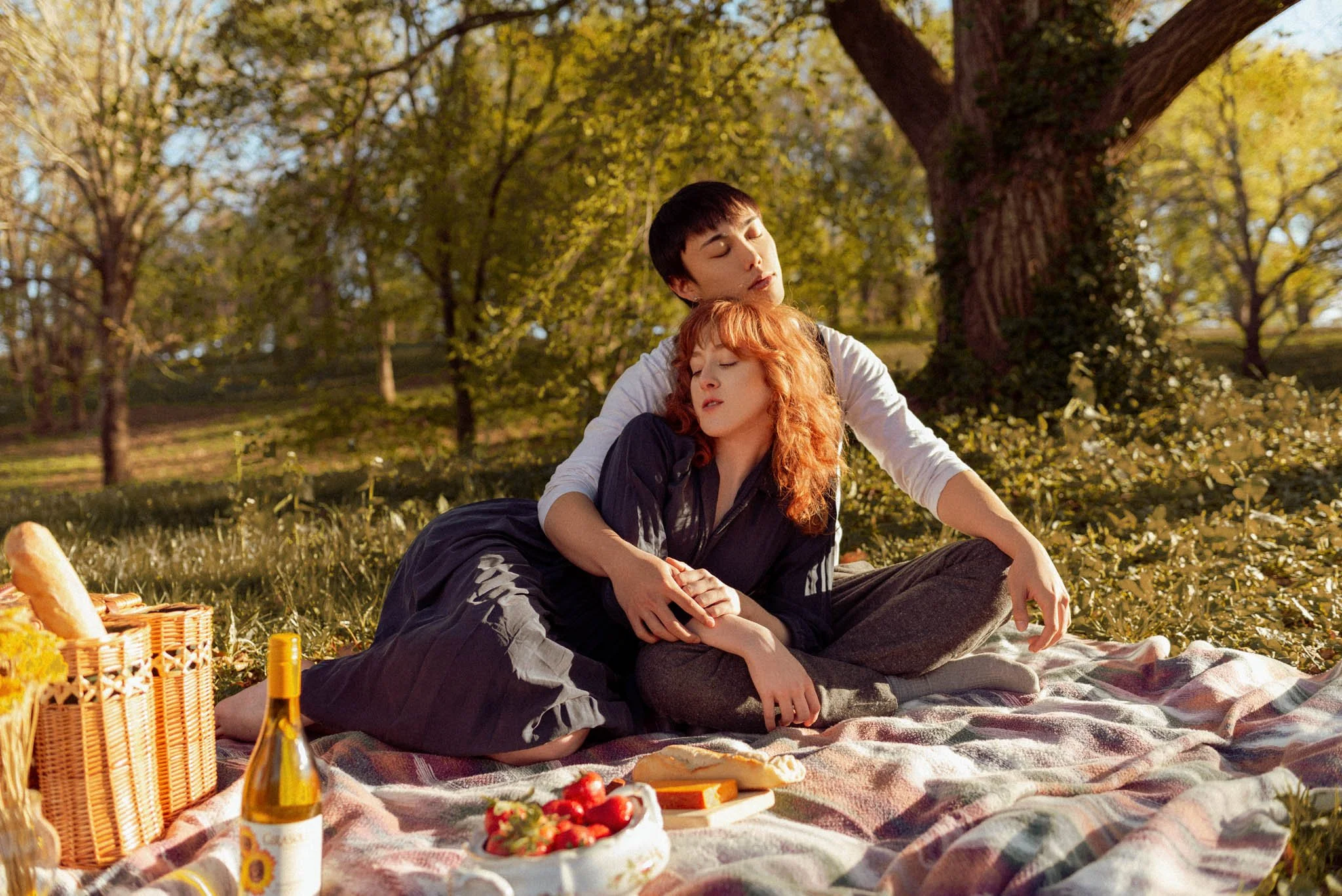 Boston_Arboretum_Picnic-Couples-Photoshoot-Engagement-session-5.JPG