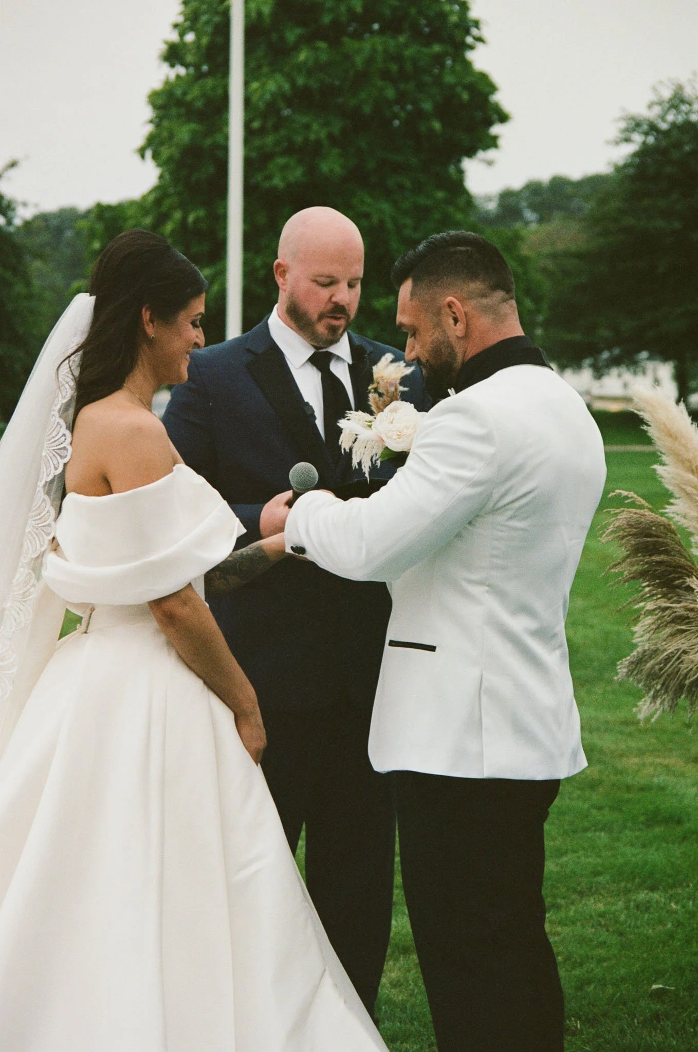 Old-orchard-maine-wedding-ceremony-photography-foxspit-bymariamylena-127.JPG