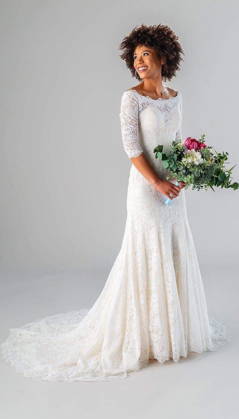 Plus Size Wedding Dresses: Best Bridal Gowns For Curvy Brides — Affordable  Wedding Venues & Menus