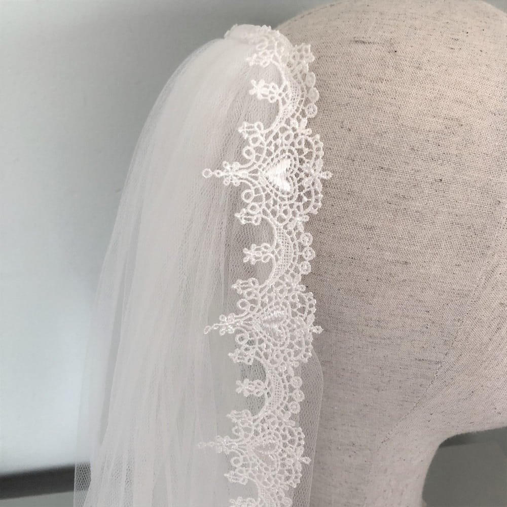 Claddagh Hearts Lace Veil by EngagingBridalStore