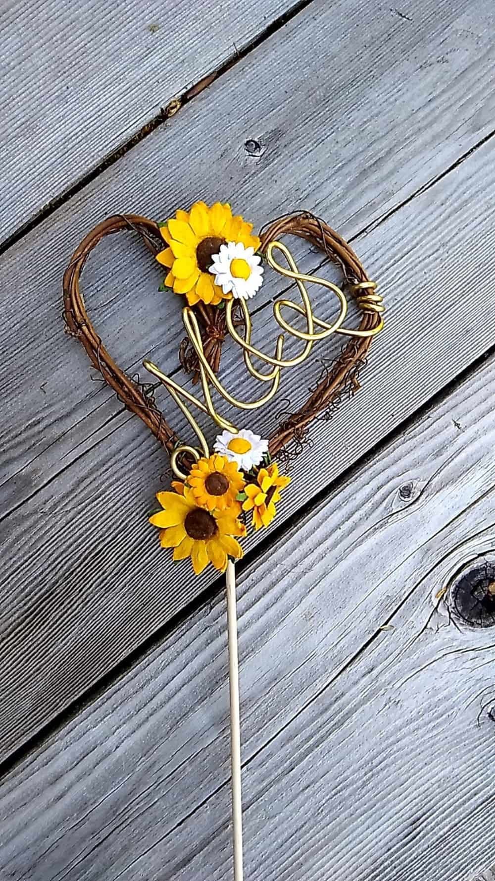 Sunflower Cake Topper by Relaxing Recoveries