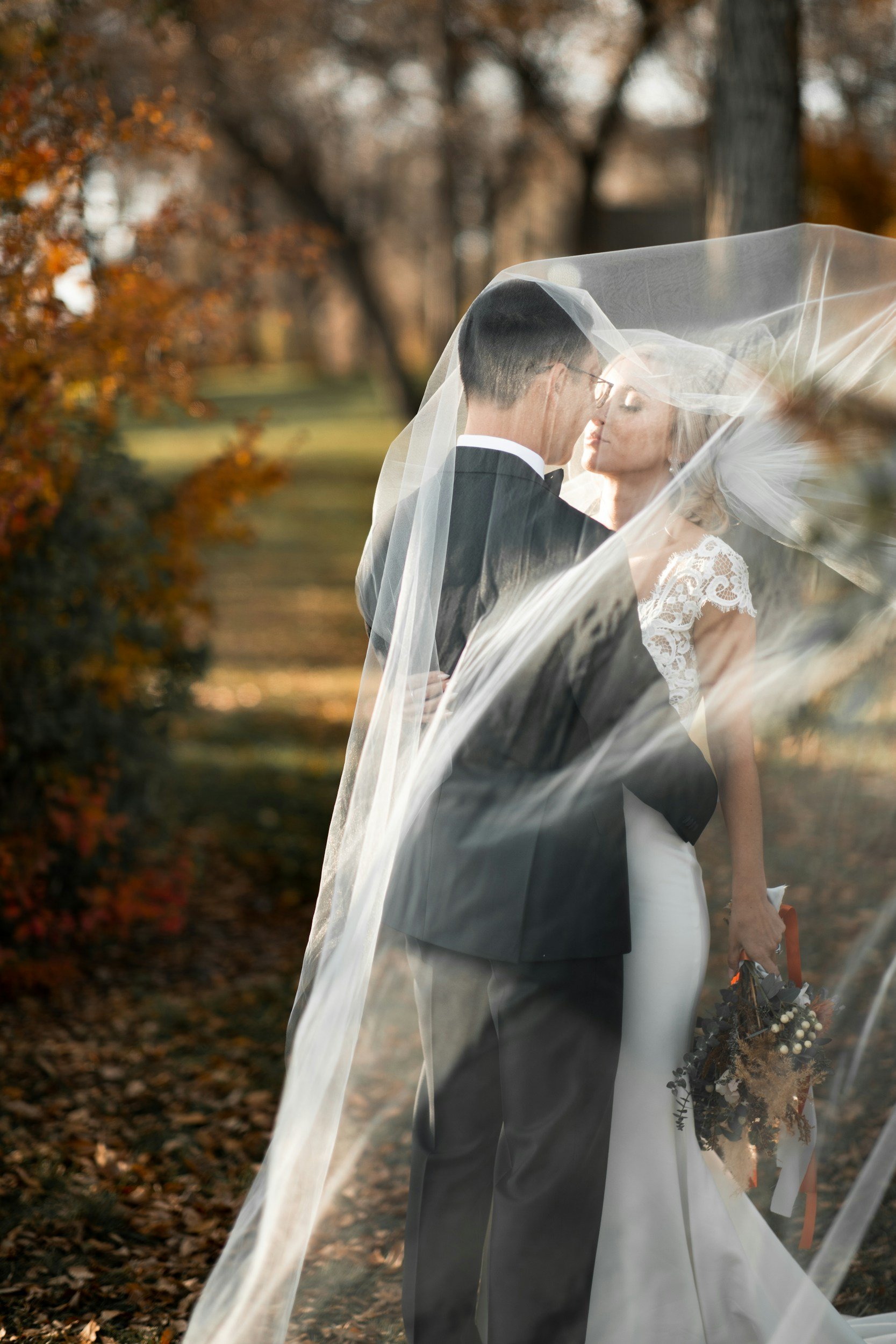 25 Cozy Fall Wedding Reception Ideas That Look Expensive on a Budget