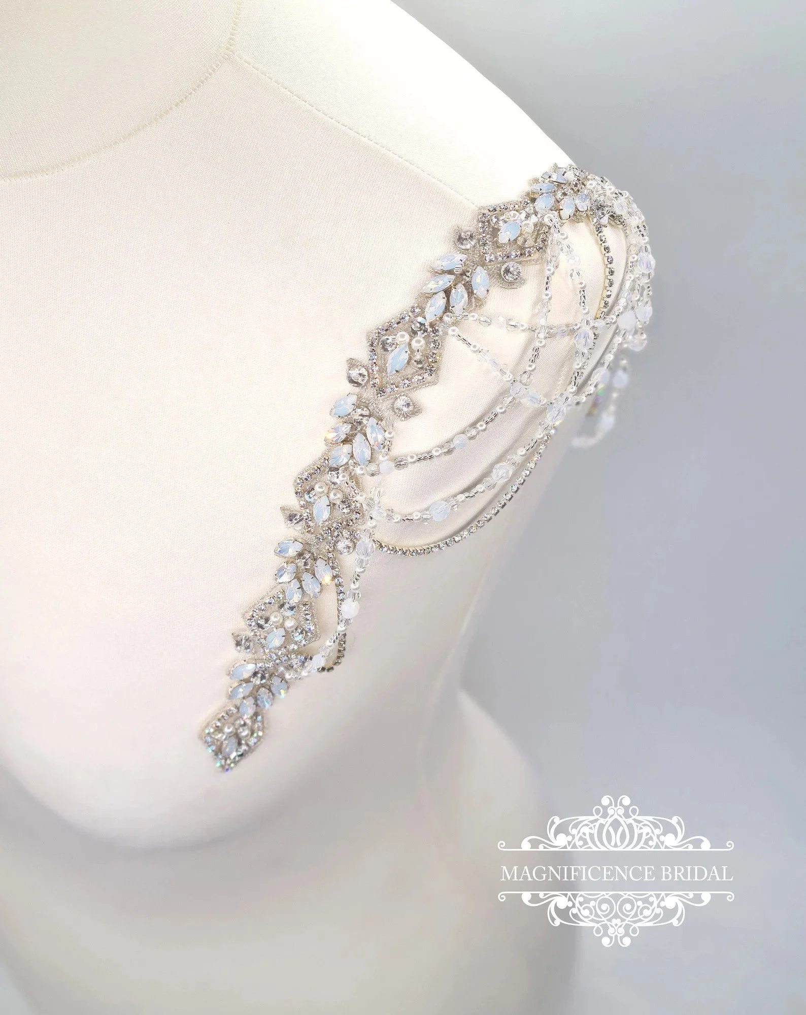 10 Ways of Adding Sleeves to a Wedding Dress (Guide and Tips!)