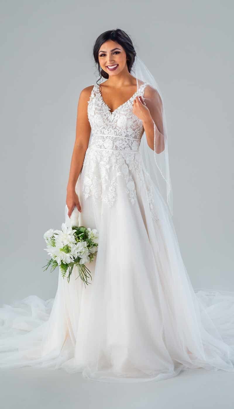 Champagne Plus Size Wedding Dresses 3/4 Sleeves V Neck Lace Applique Bridal  Gown 