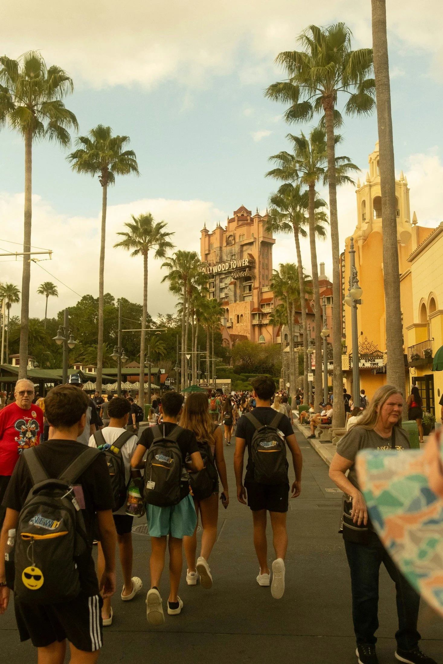 Sunny Florida theme park walkway for the Orlando vacation prize