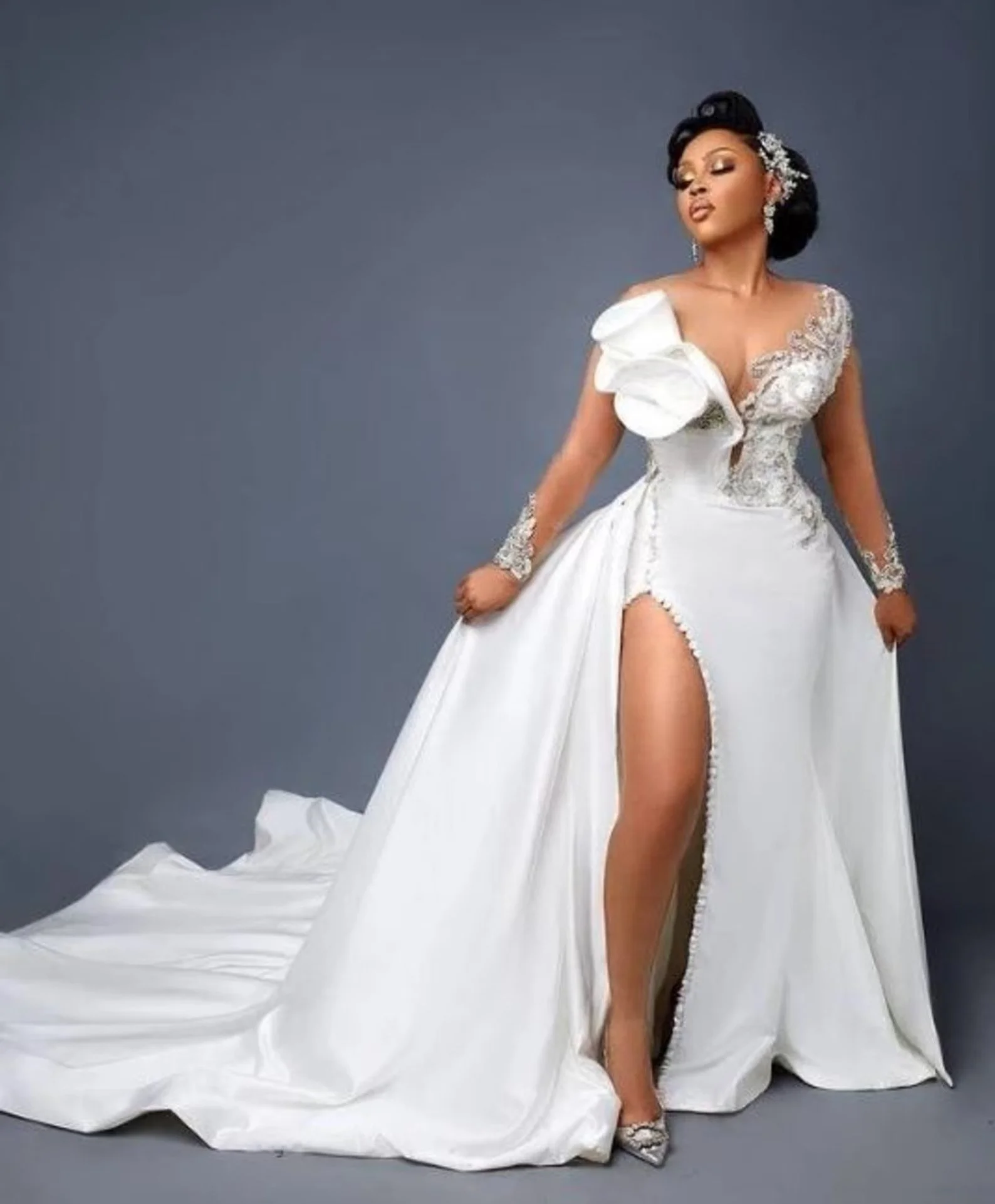 Go Bustle-Free! 9 Stunning Wedding Dress Bustle Alternatives Go Bustle-Free! 9 Stunning Wedding Dress Bustle Alternatives