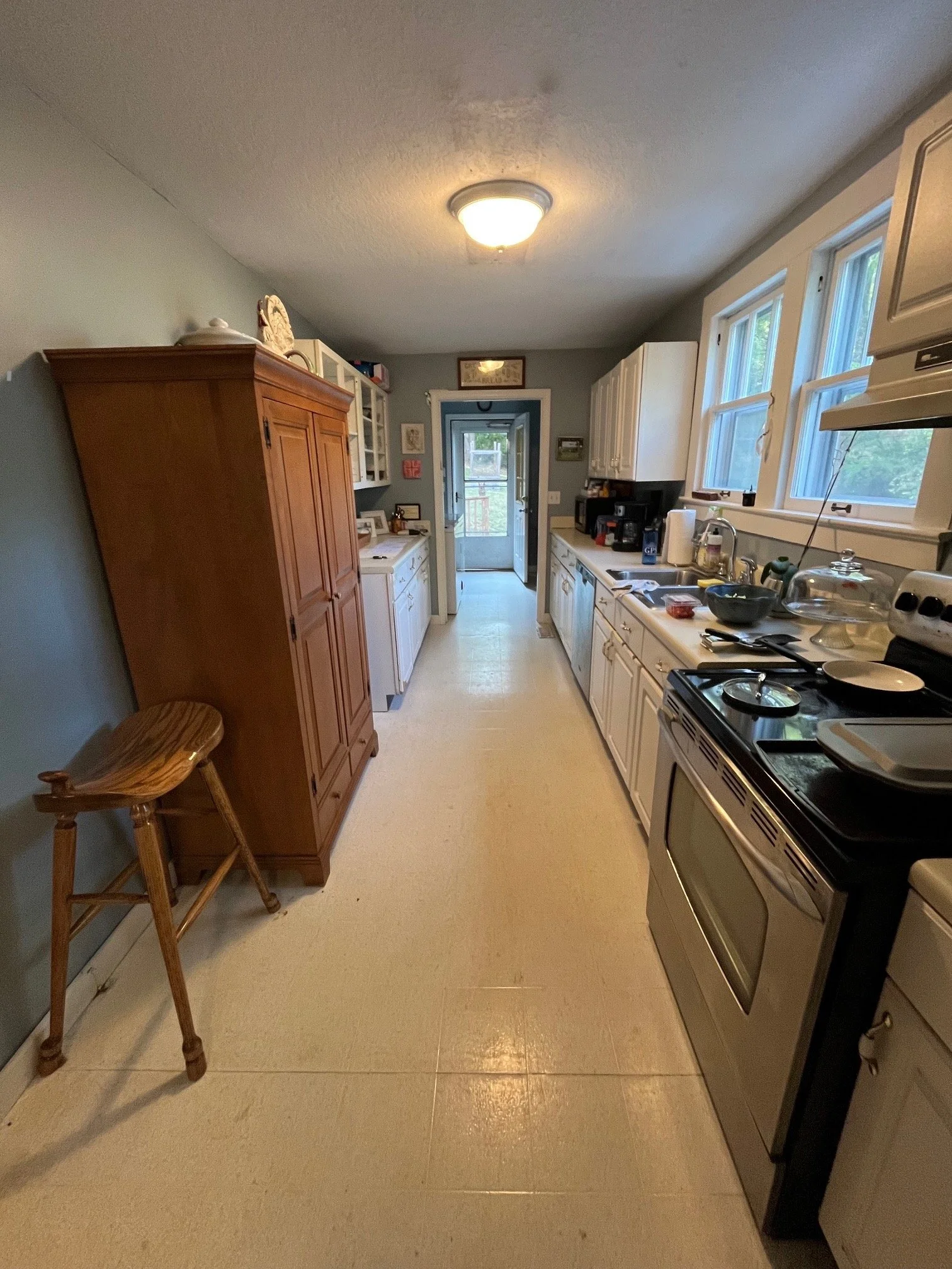 Kitchen Before Reno