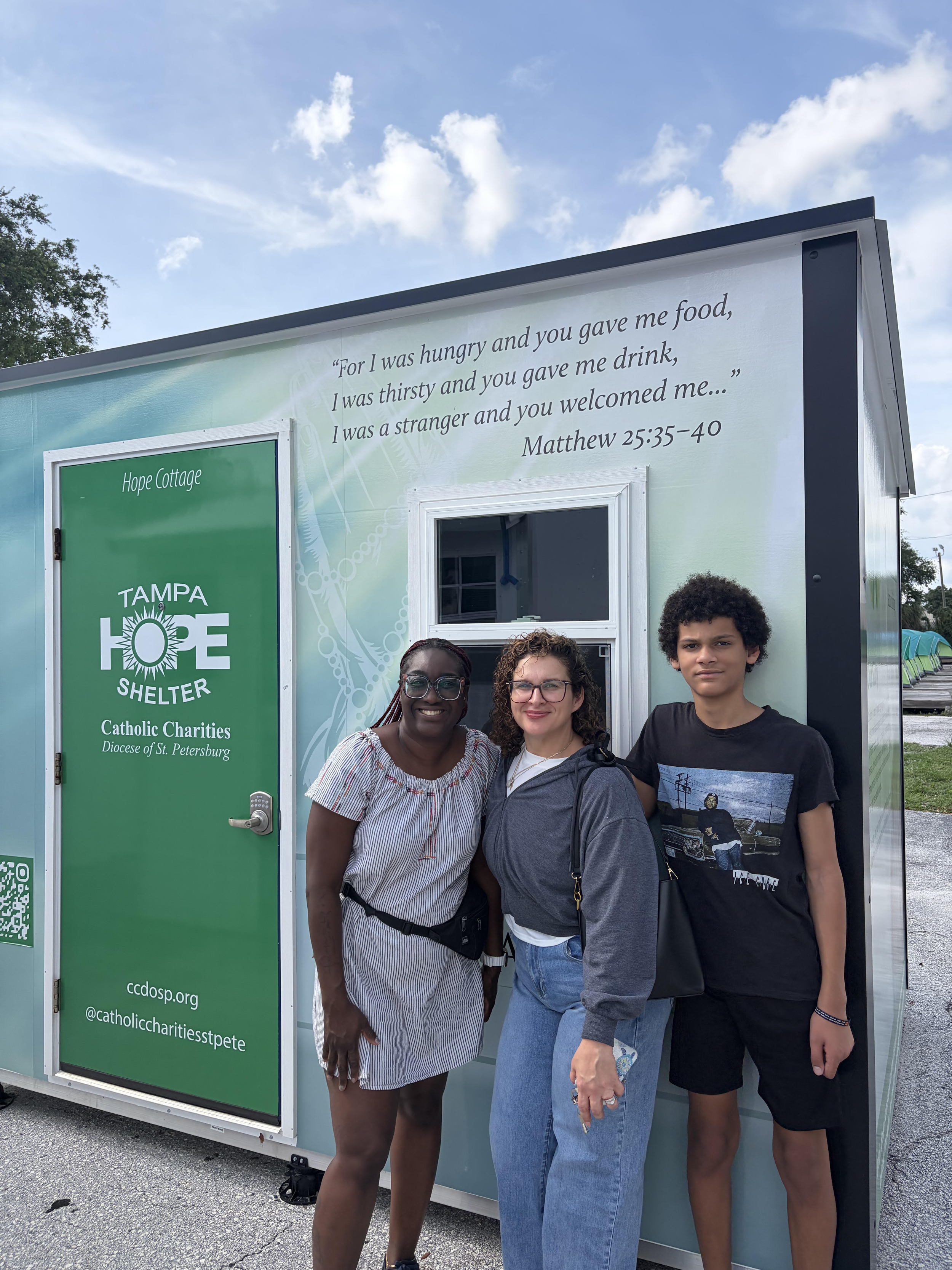 Jade 3:16 - Volunteer at the Pop Up shop with Tampa Hope 