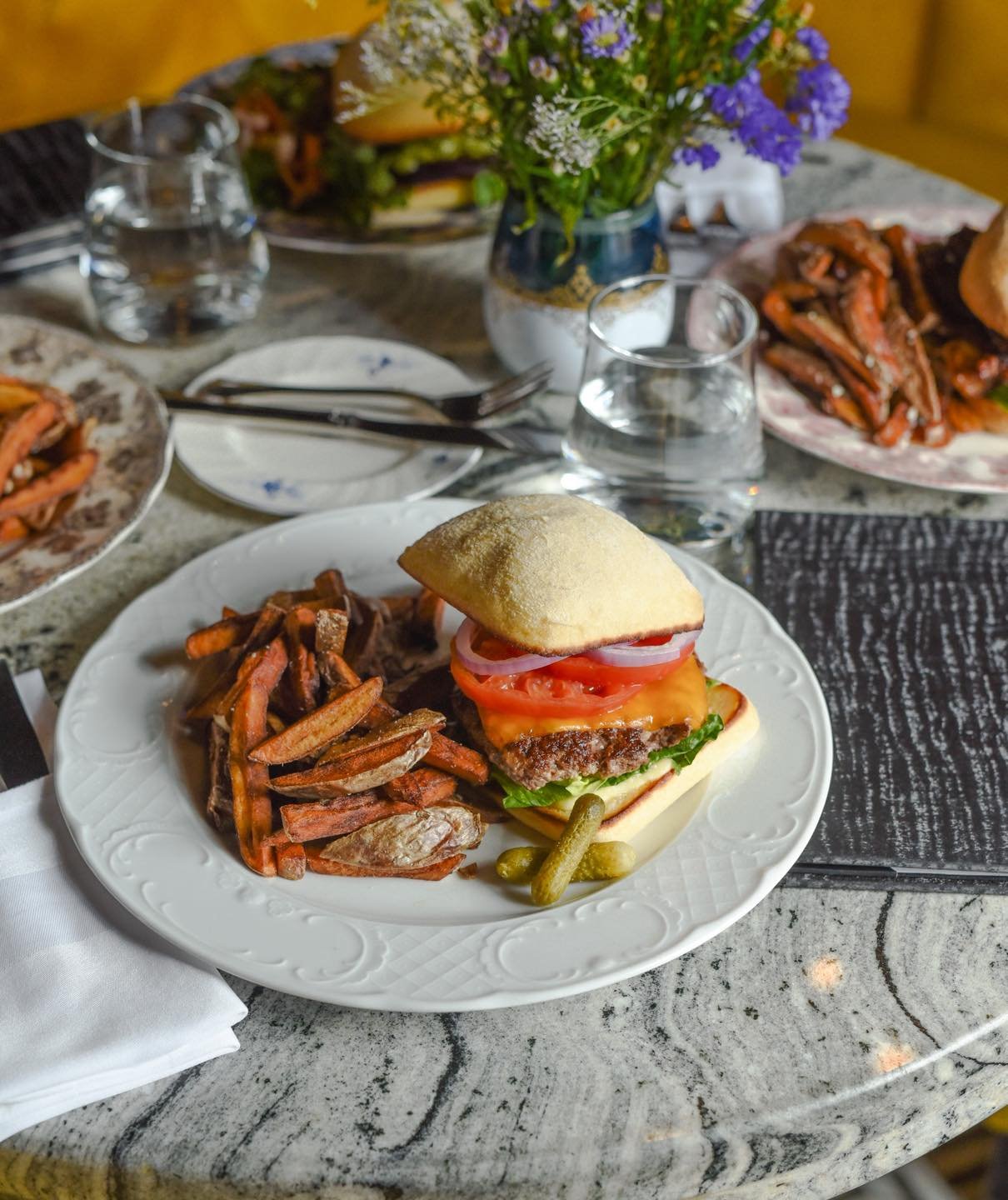 🚨 Last Call for Lunch!🚨 This week, December 30 - January 2, will be the LAST week to enjoy lunch at Manna, so stop in soon to enjoy those savory sandwiches while they last! 

But before you get TOO upset, we&rsquo;ve got a new mid-day offering for 