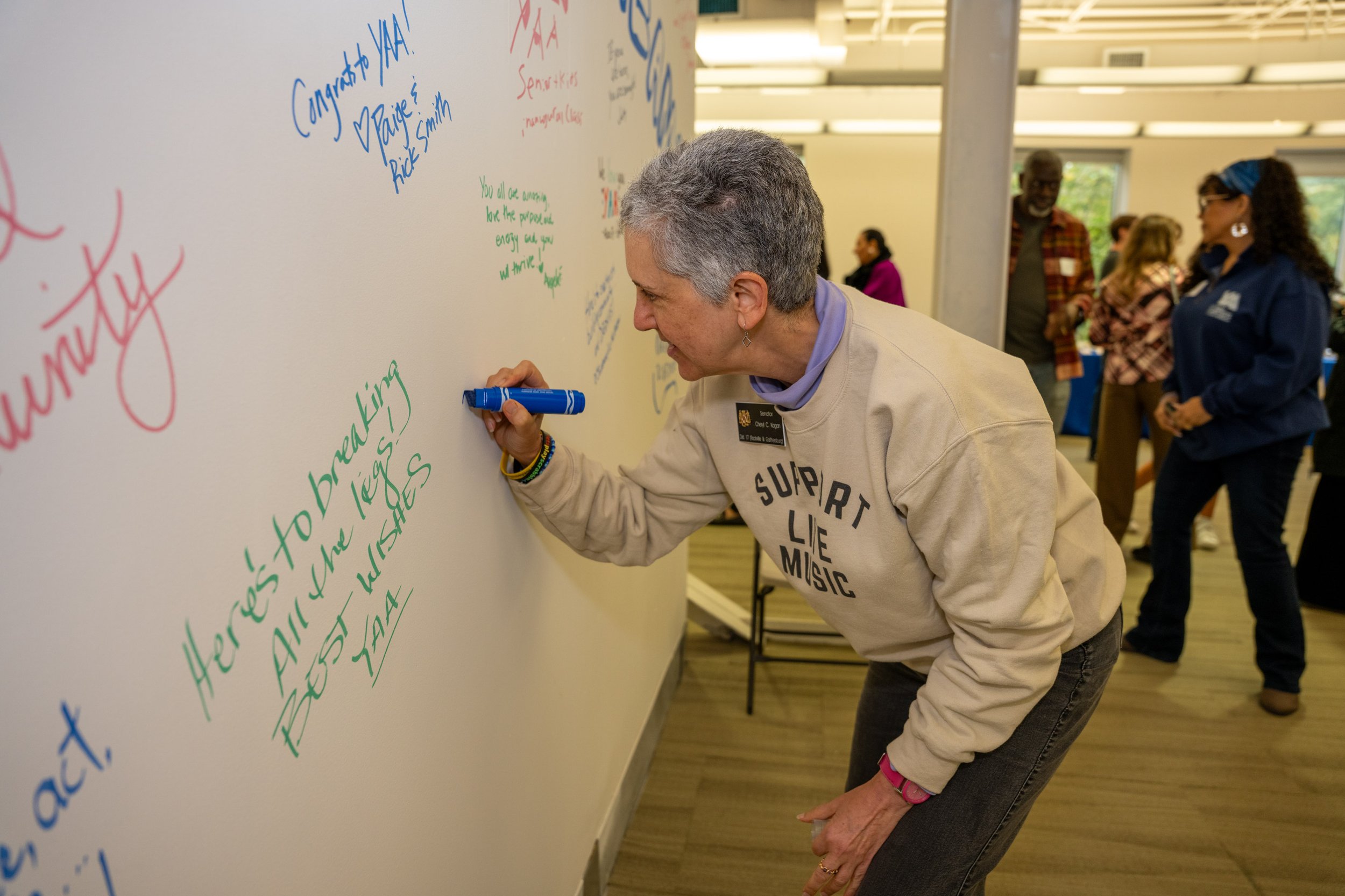 Senator Kagan contributes to the Wall of Dreams