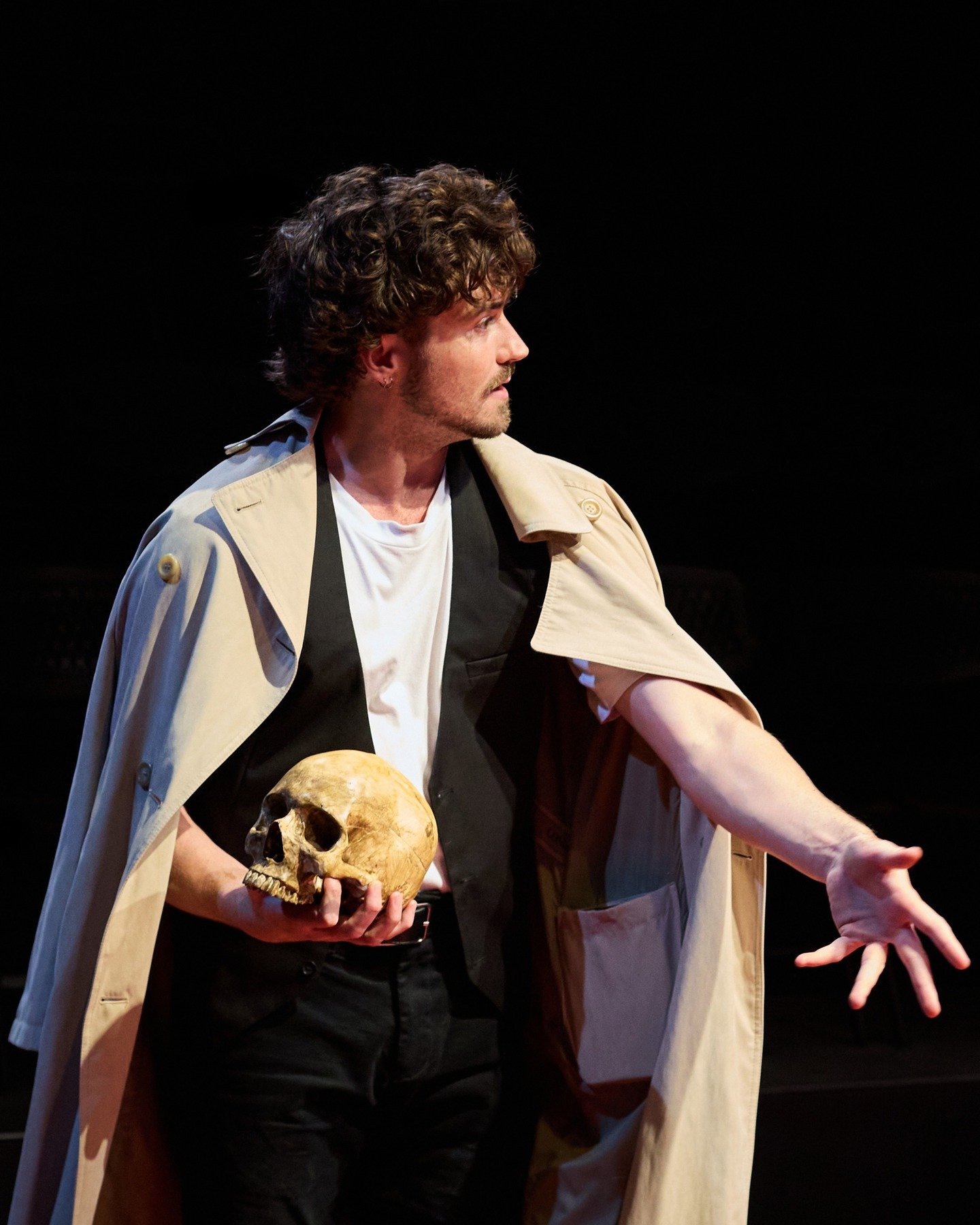 The reviews are in! Critics are raving about BEDLAM’S HAMLET—celebrating its effective design, masterful direction, and unforgettable performances.
Don’t miss your chance to see it. This production must close May 24!
Read the full