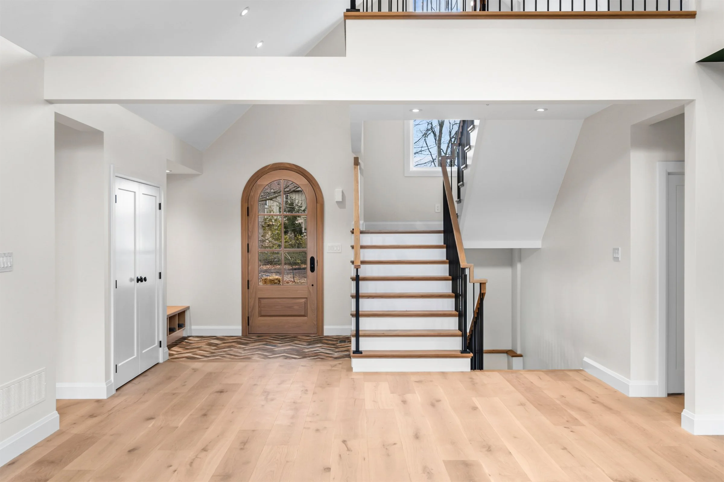 66 Lodor Ln © APi360 Web - 005.jpg