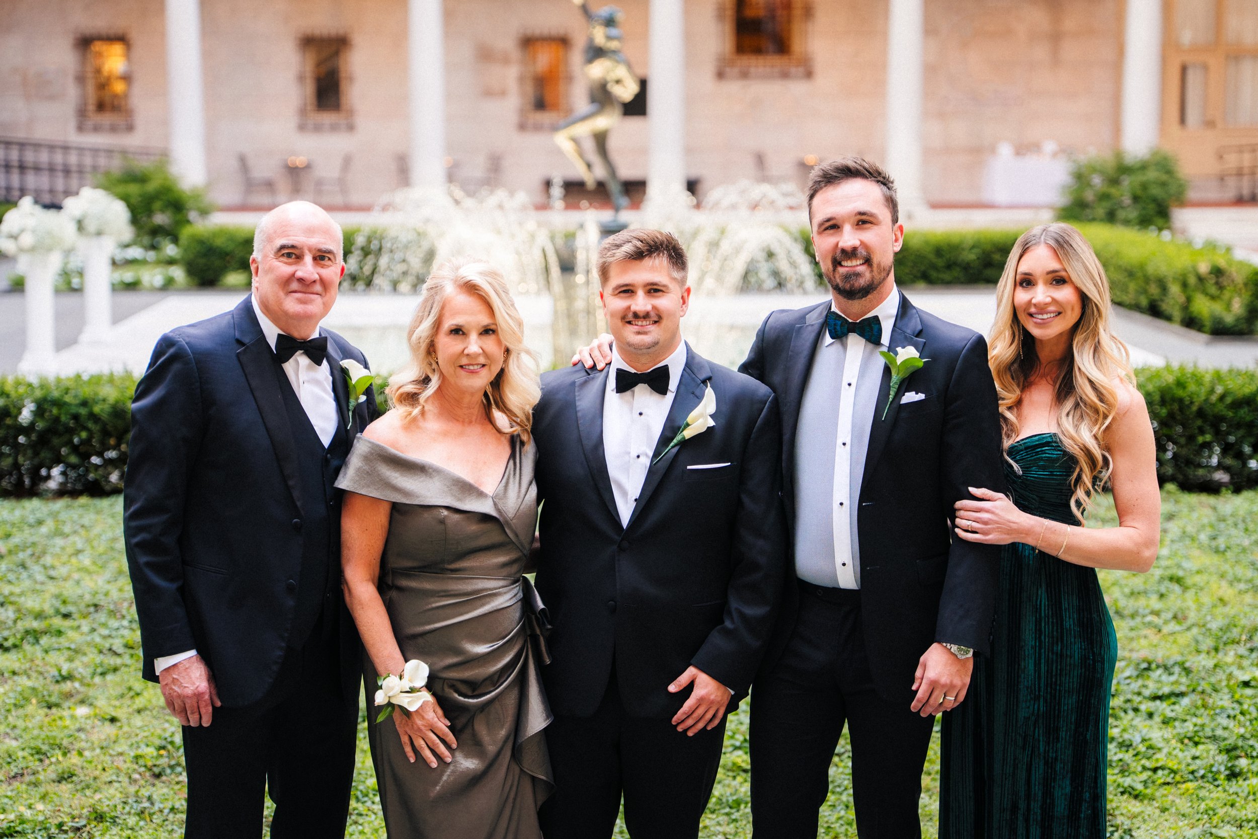 Nicole_Matt_Wedding_Posed Family Photos-23.jpg