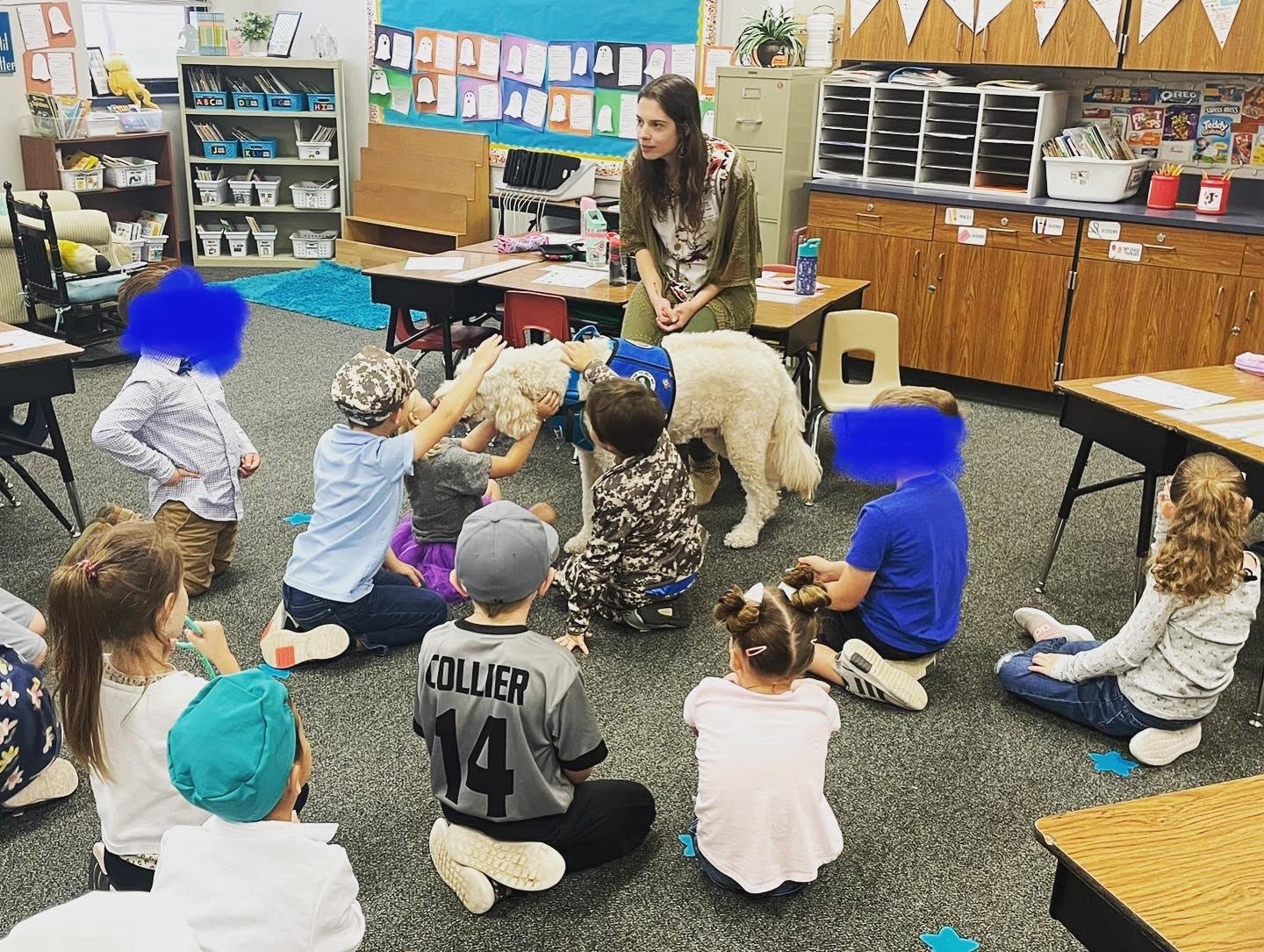 Maz with elementary class.jpg