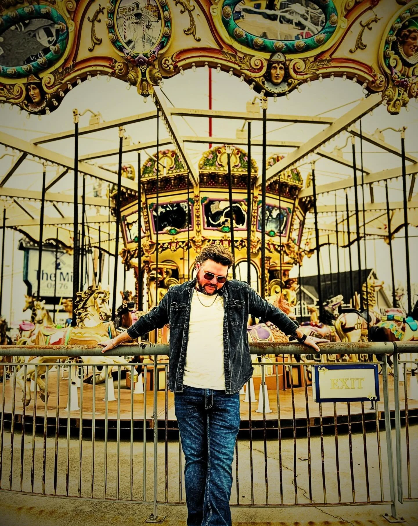 Thank ya, thank ya, thank ya! 🙏🙏🙏

Big shout out to all the folks who listened and liked our latest release &ldquo;Carousel&rdquo; on all your favorite streaming platforms! 

If you haven&rsquo;t yet click the link in the comments and jam TF out! 