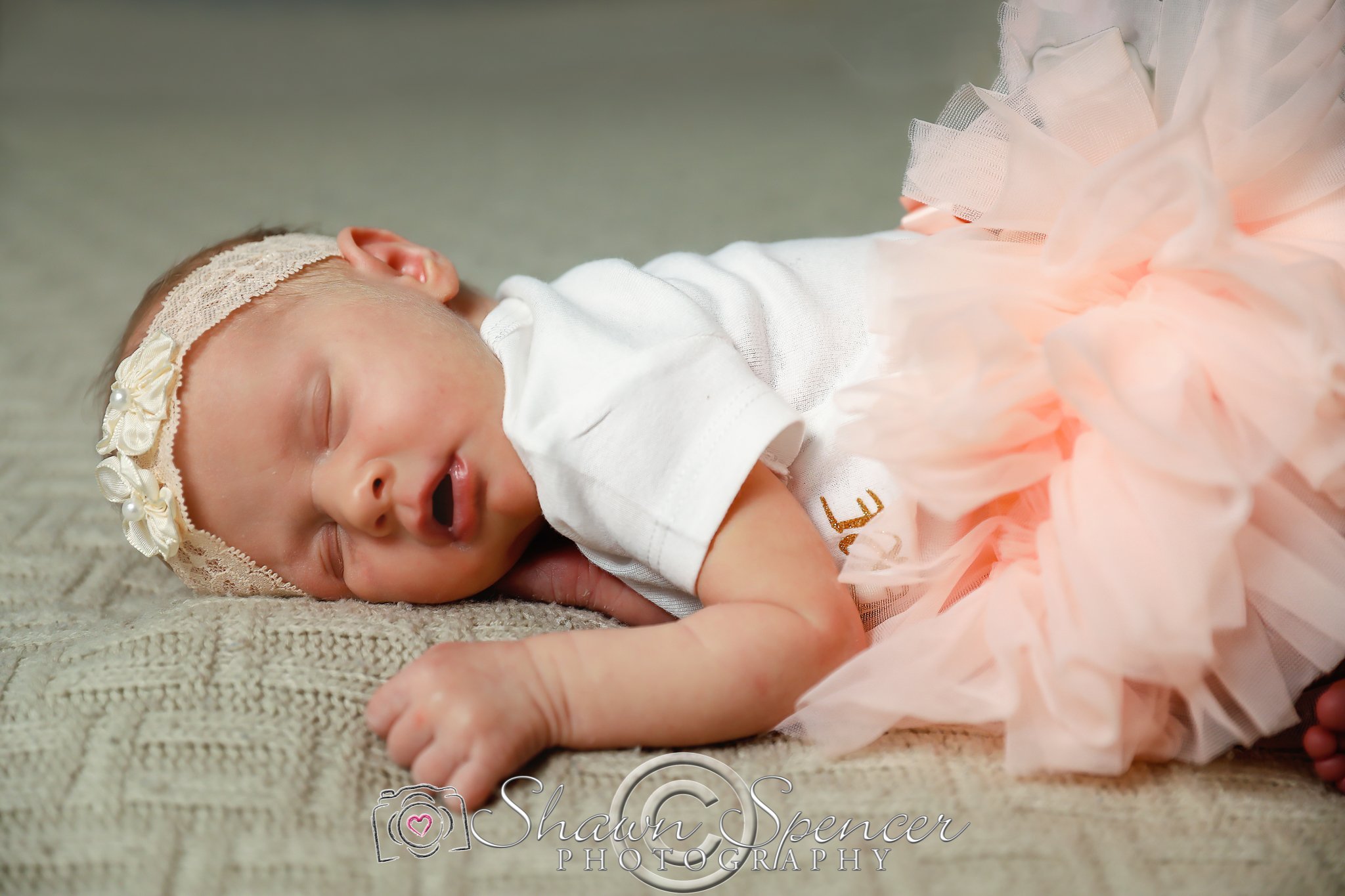 baby-girl-newborn-photography-8.jpg