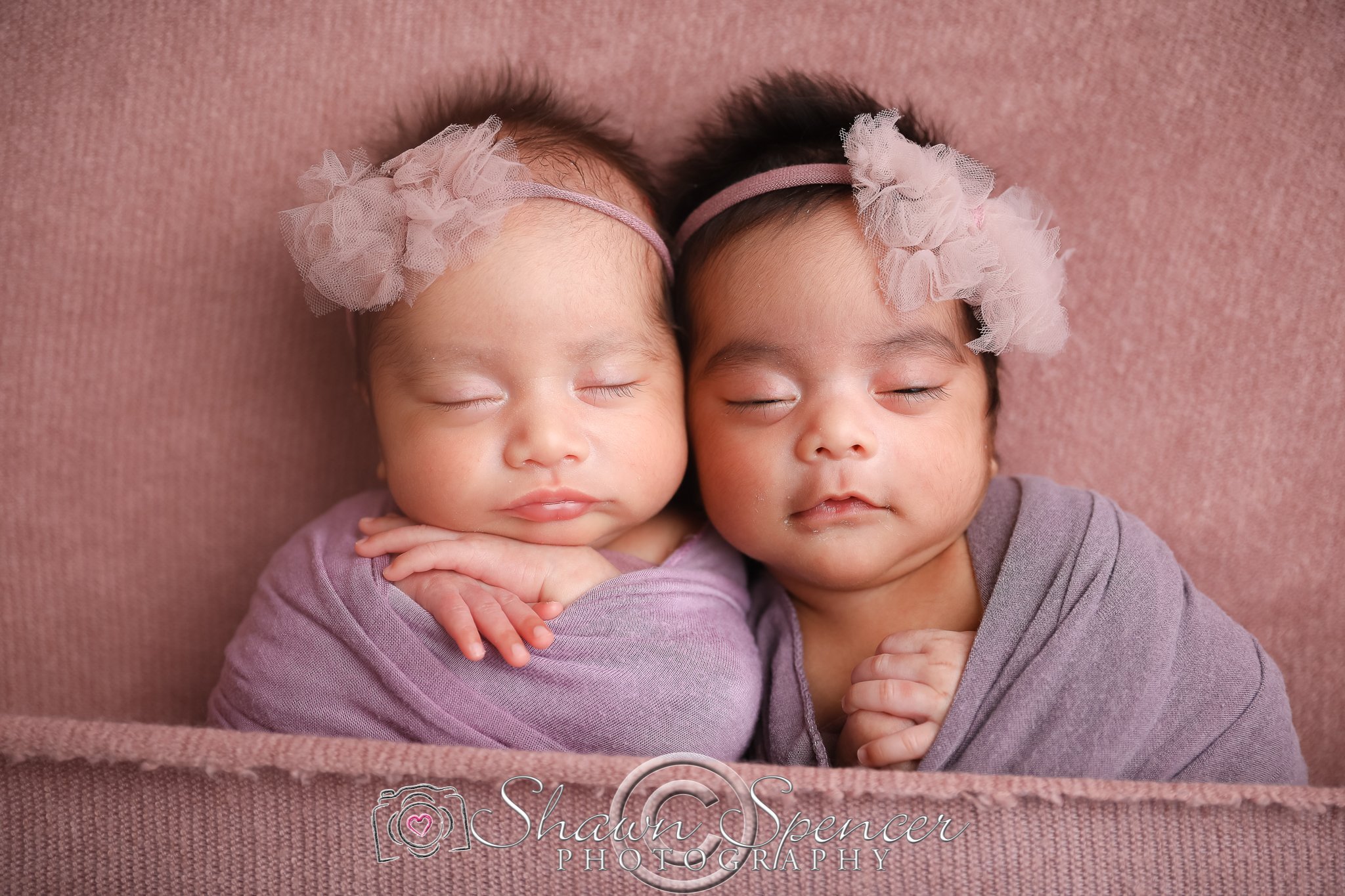 Twins-newborn-photography-1.jpg