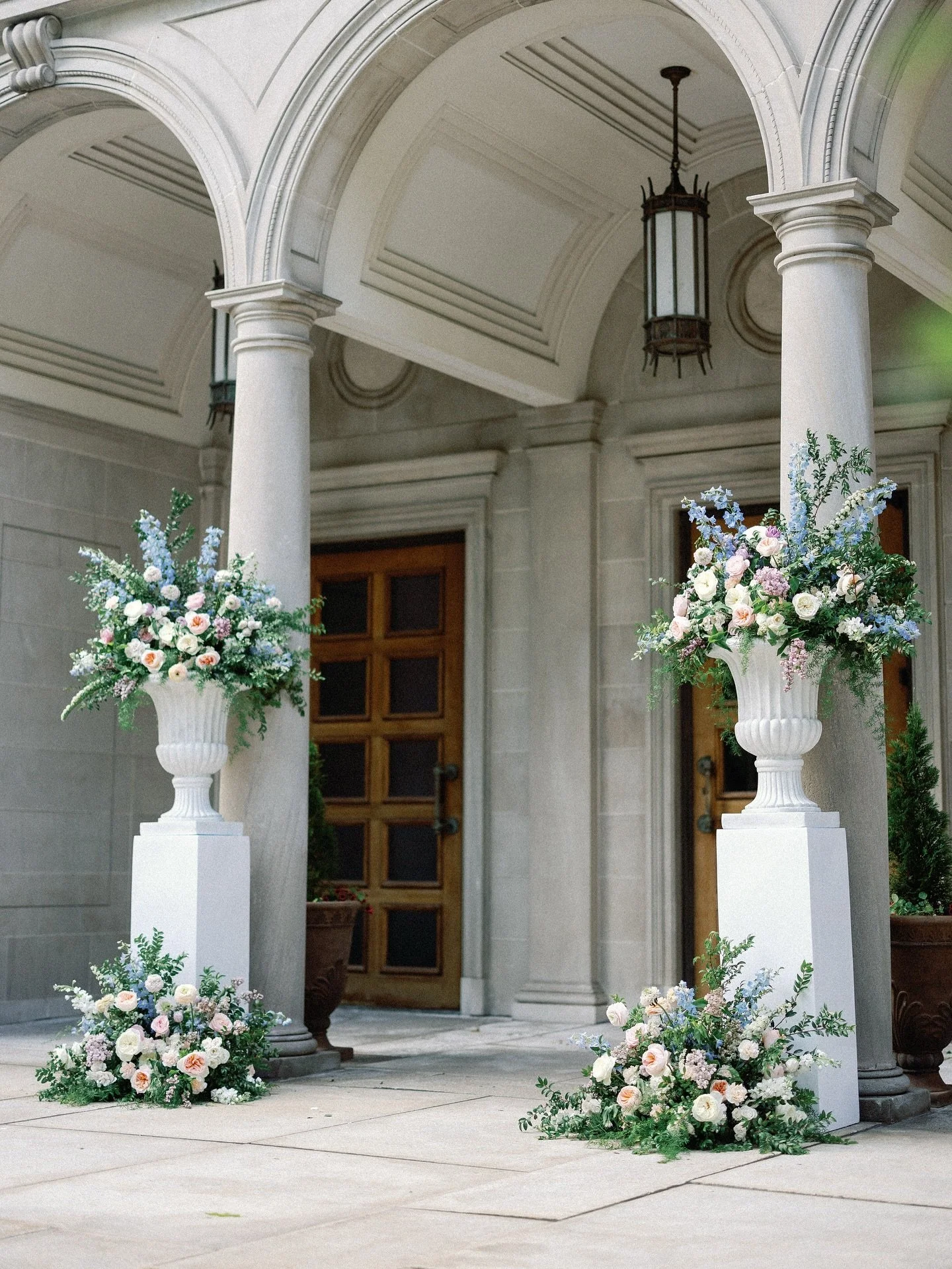 kathleen and dave&rsquo;s wedding was so magical 🥹

planner: @jessicaelyseevents 
photographer: @ambermariephotopgh 
&bull;
&bull;
&bull;
&bull;
#pittsburghweddingflorist #pittsburghflorist #pittsburghwedding #pittsburghweddings #pittsburghweddingph