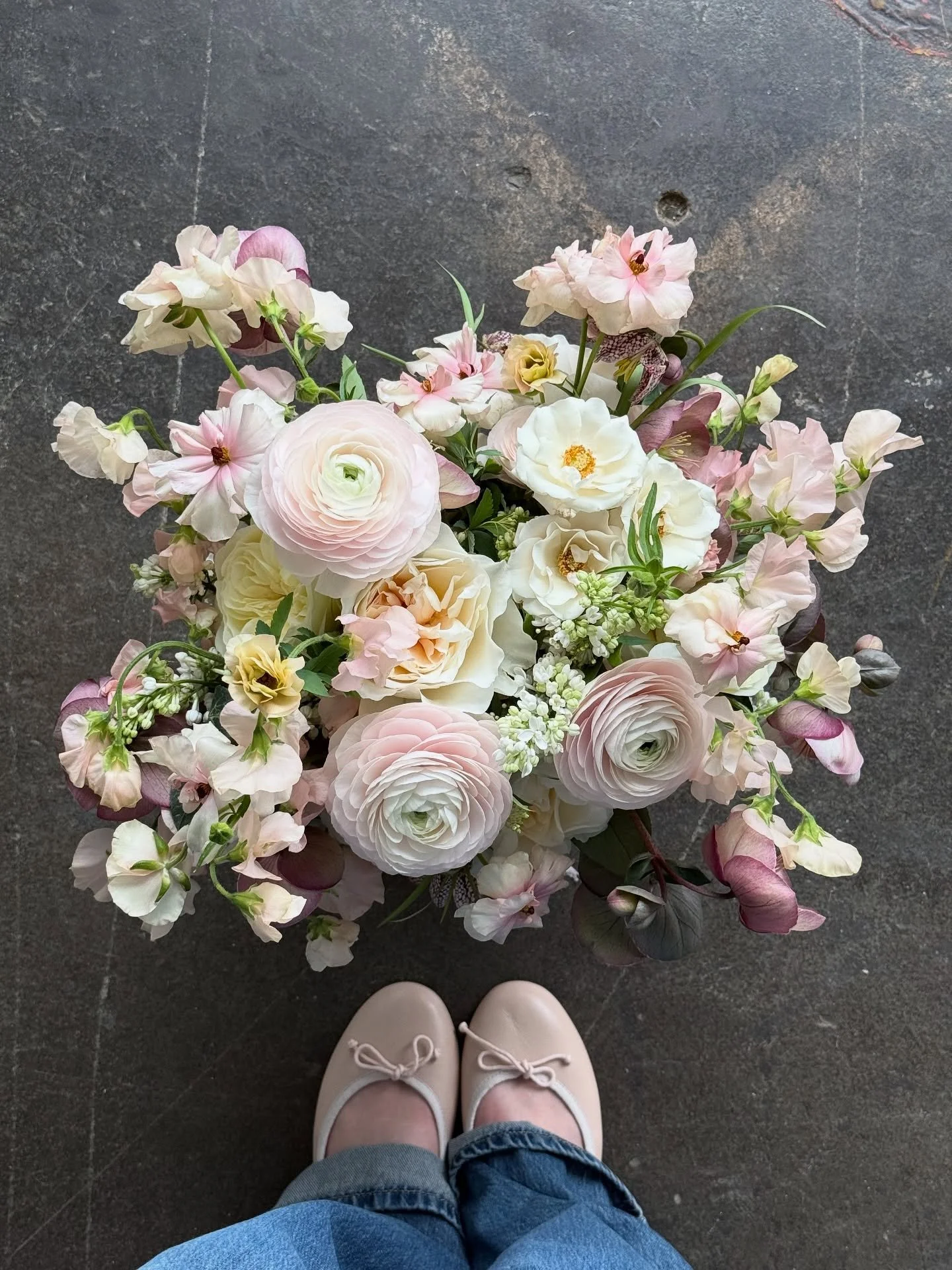 just some luscious april flowers for your feed 🩰 
&bull;
&bull;
&bull;
&bull;
&bull;
#pittsburghweddingflorist #pittsburghflorist #pittsburghwedding #pittsburghweddings #pittsburghweddingphotographer #pittsburghweddingvenue #pittsburghweddingplanner