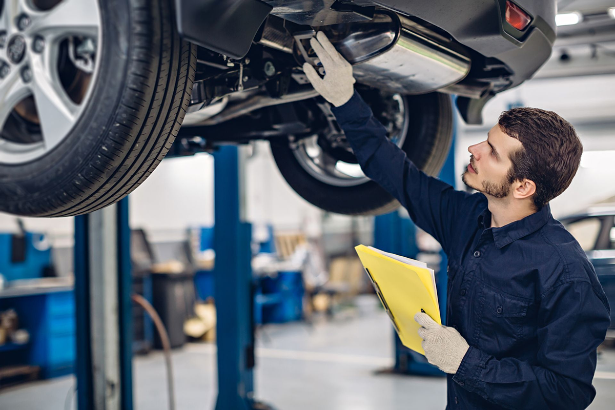 The Pros and Cons of Touring Tires for Daily Commuters