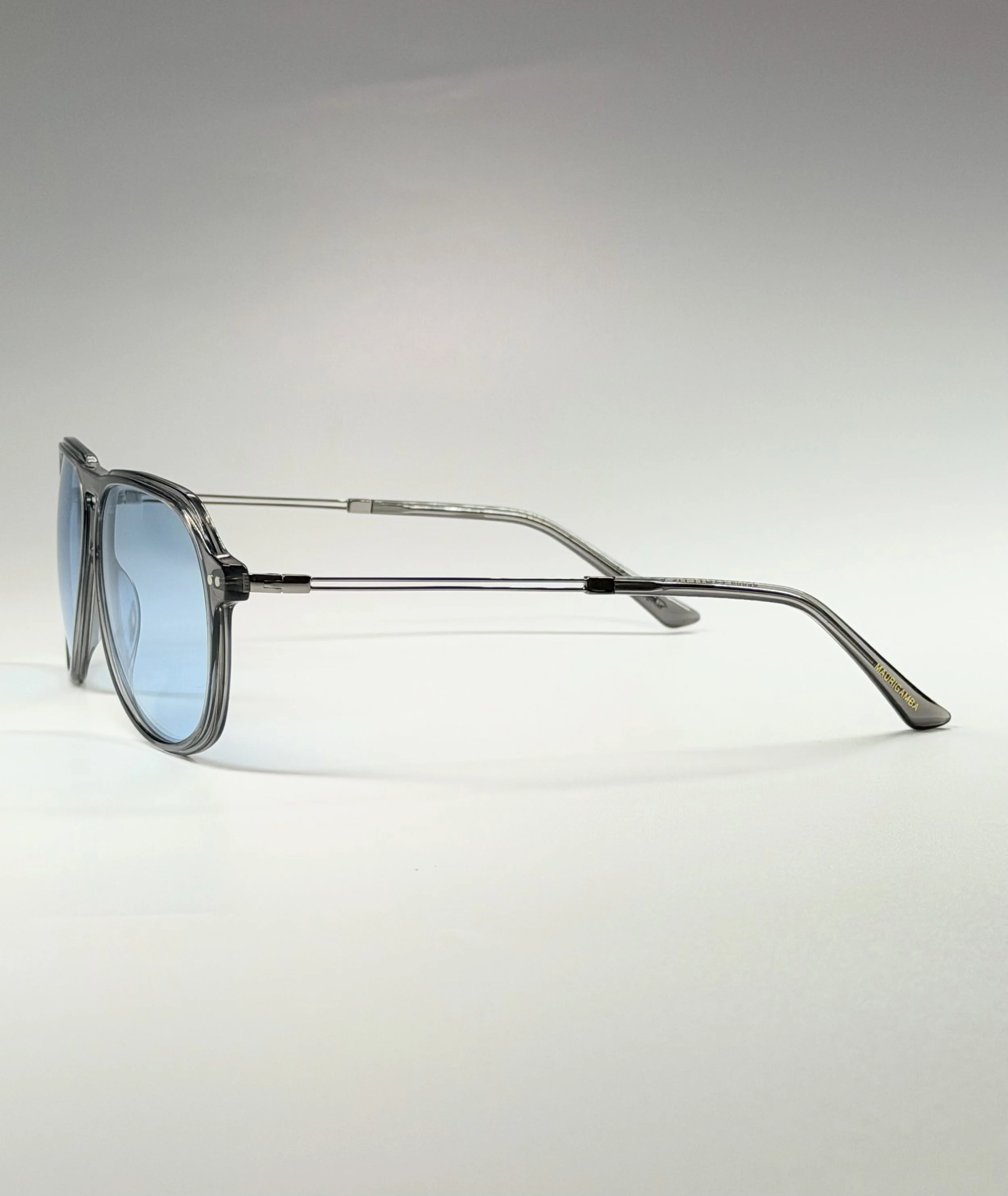 Ultra-Light Metal Temples · Modern Aviator Silhouette · Refined Contemporary Luxury