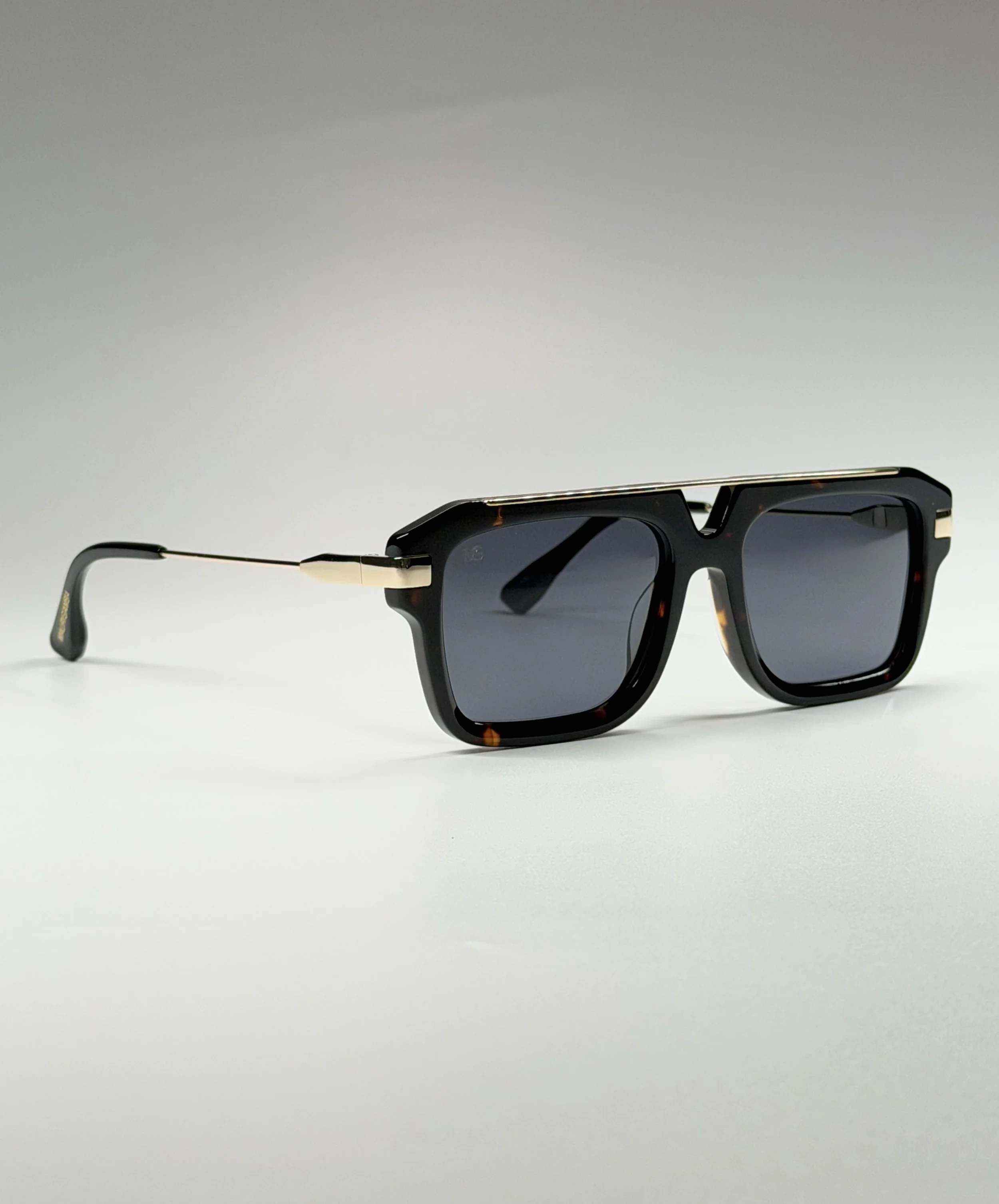Contemporary Italian Design · Lightweight Luxury Construction · Elevated Everyday Style