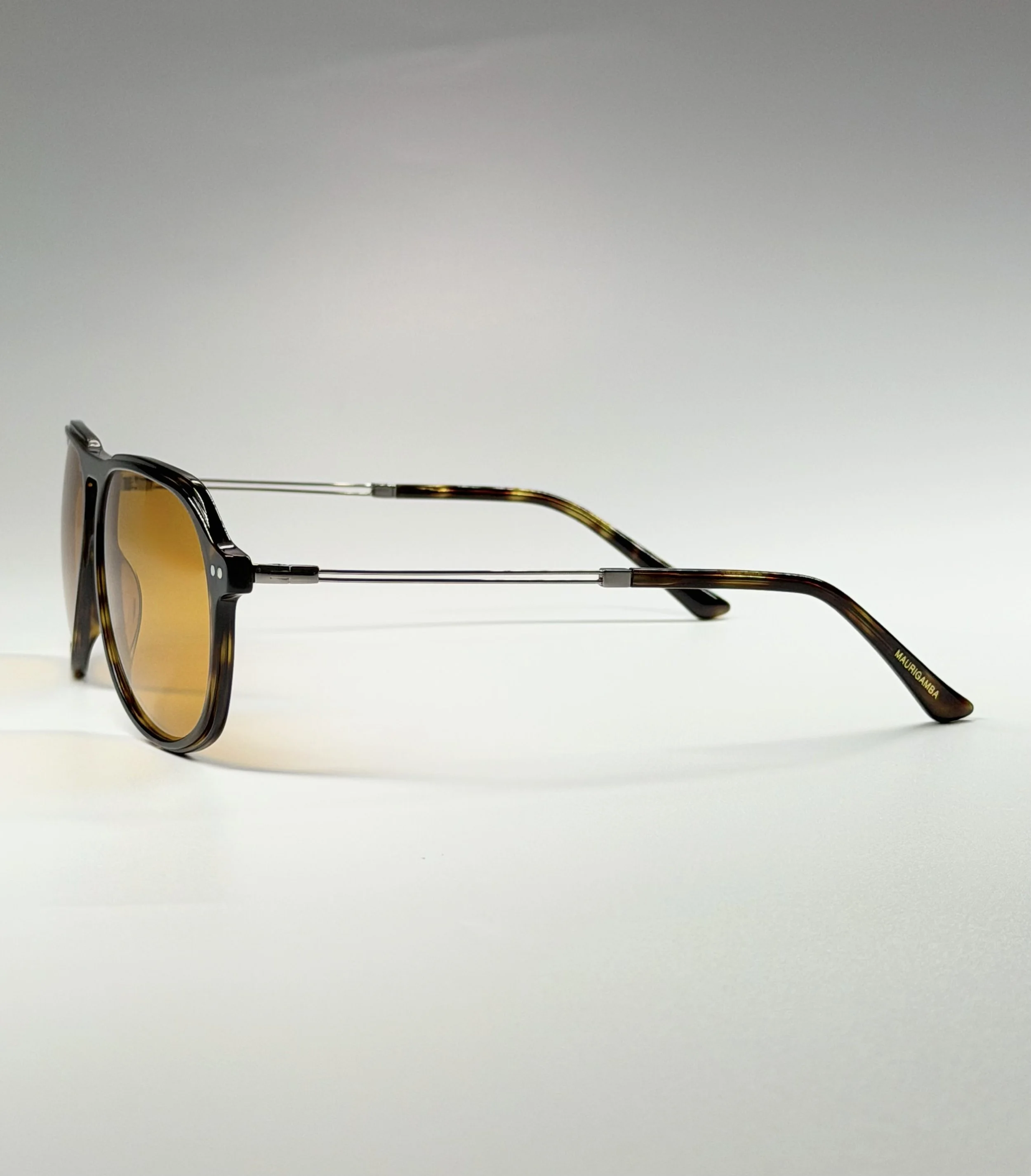 Lightweight Metal Temples · Contemporary Aviator Design · Timeless Modern Luxury