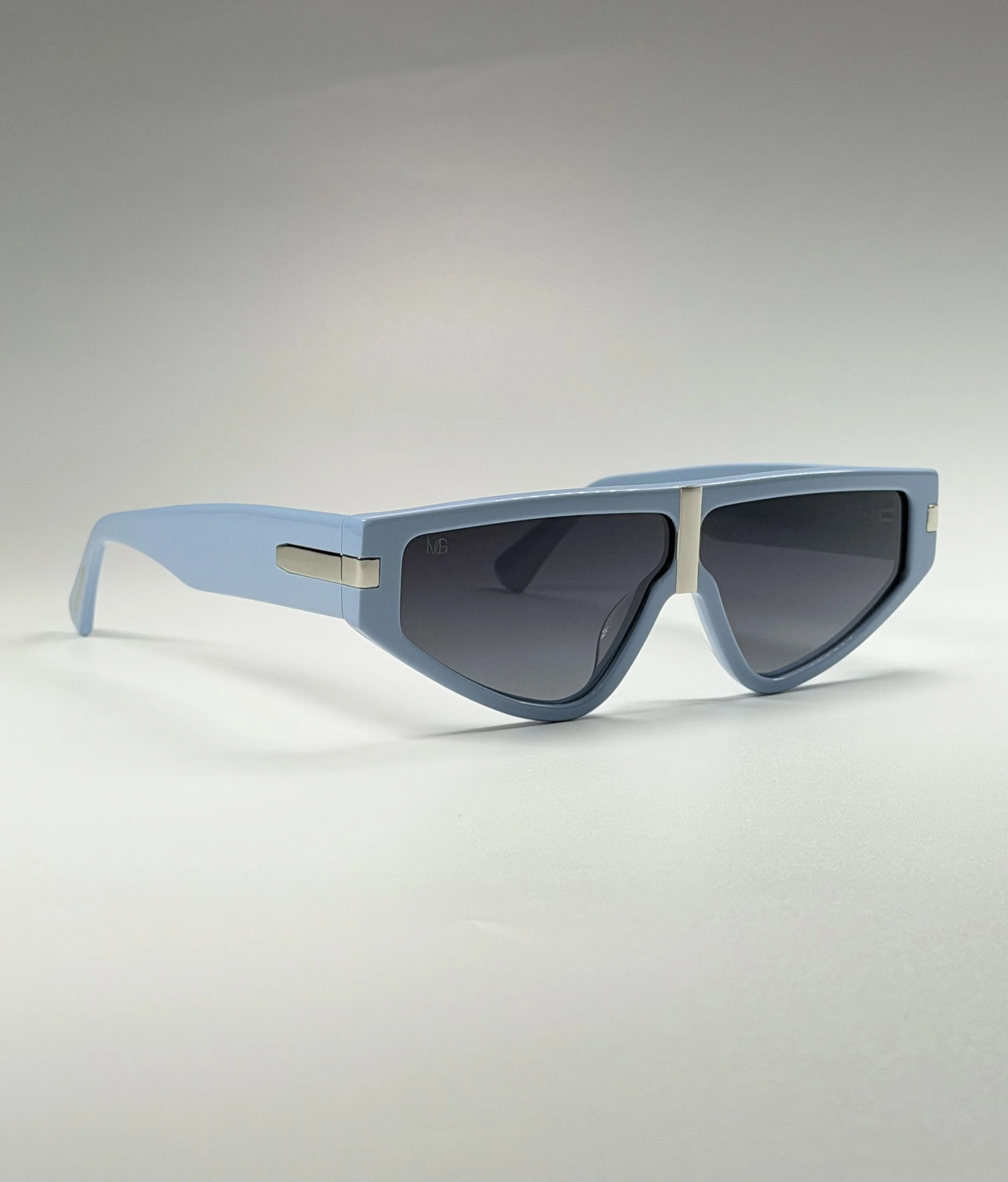 Modern Sculptural Design · Futuristic Luxury Eyewear · Bold Contemporary Style